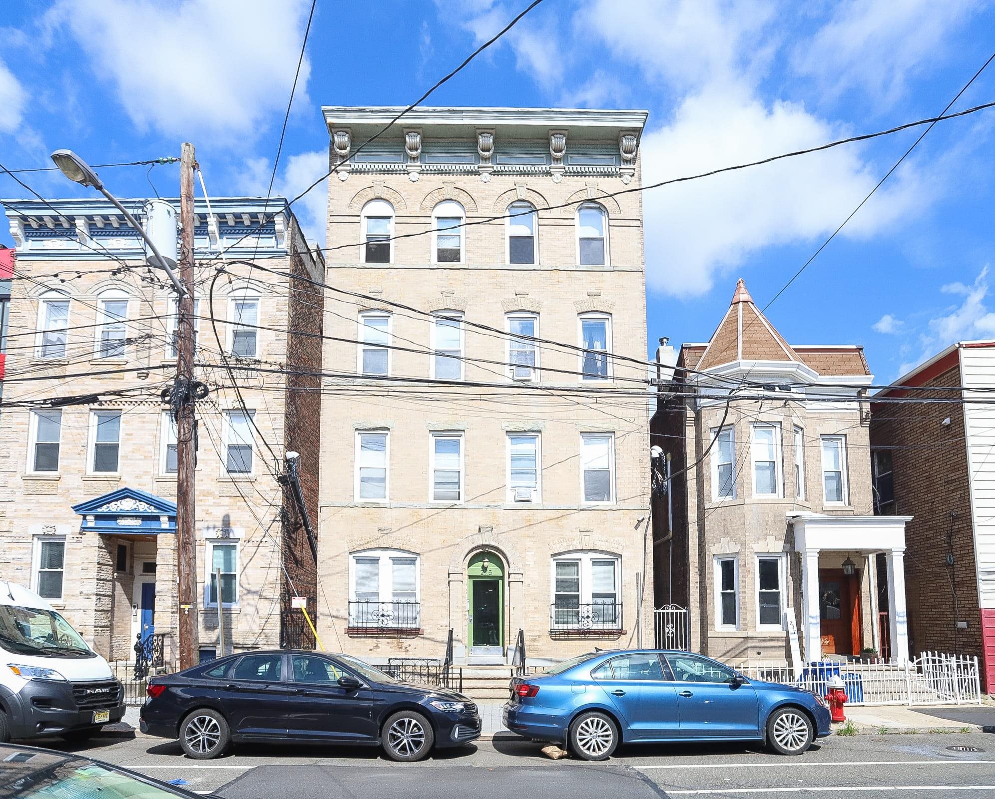 275 WEBSTER AVE Unit: 2