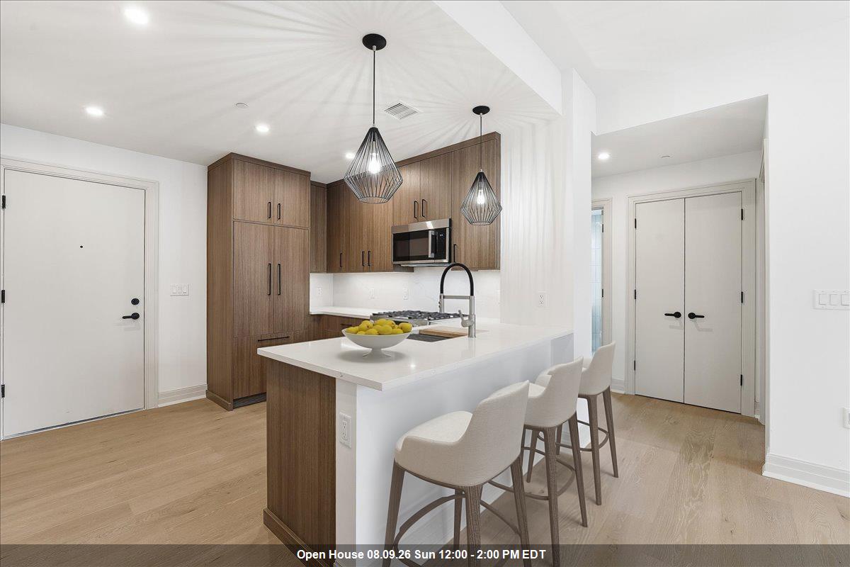 931 MADISON ST Unit: 307