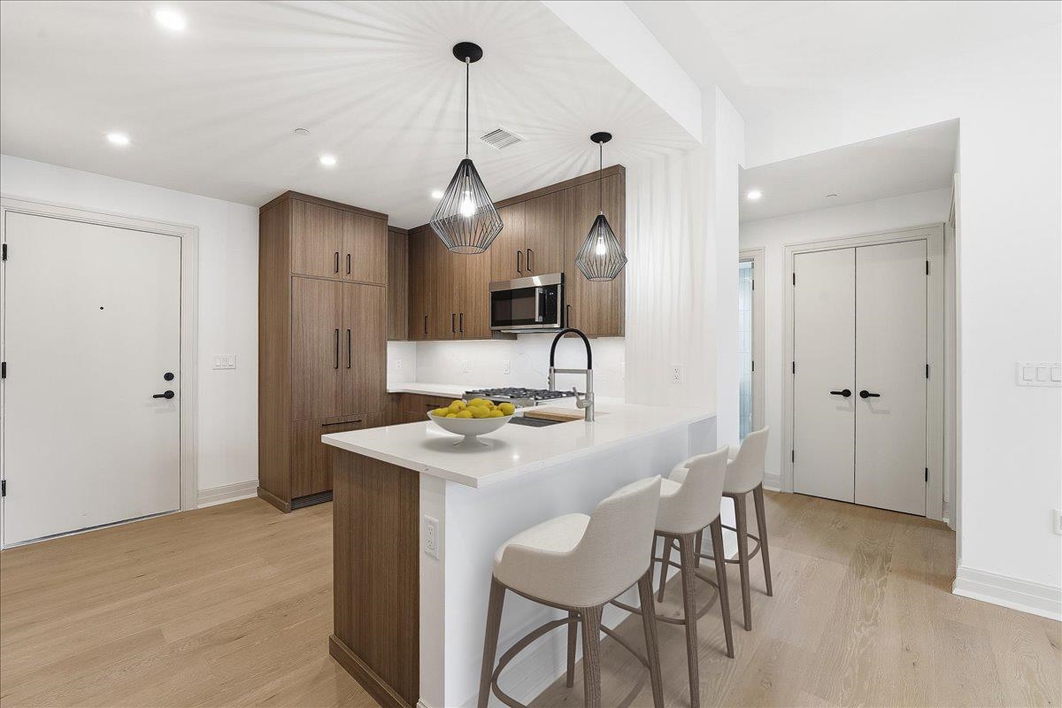 931 MADISON ST Unit: 307