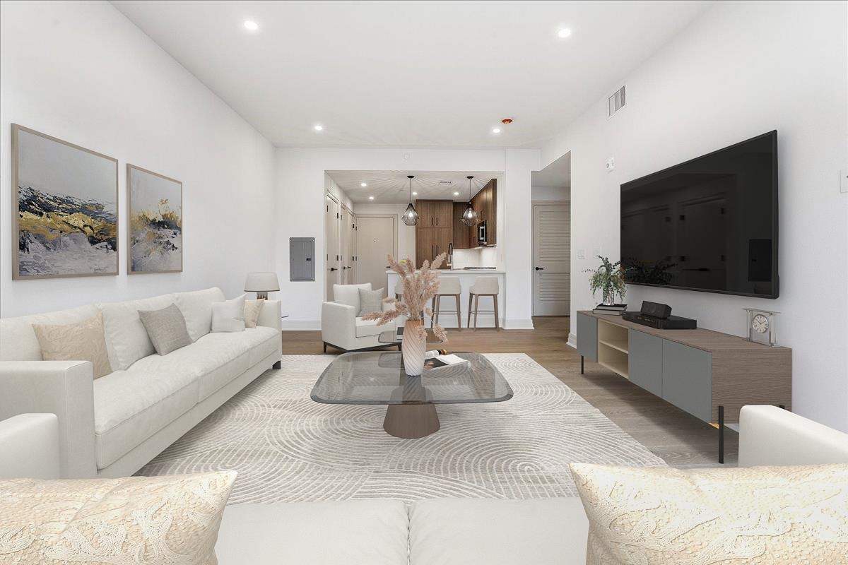 931 MADISON ST Unit: 307