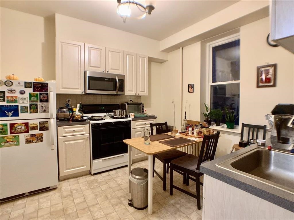 106 11TH ST Unit: 18