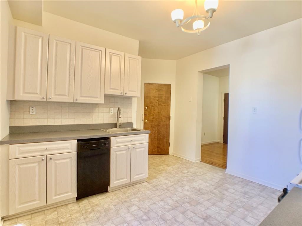 106 11TH ST Unit: 18