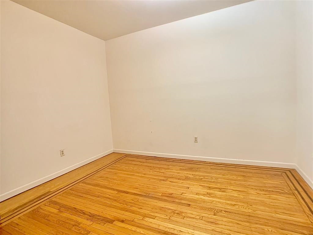 106 11TH ST Unit: 18