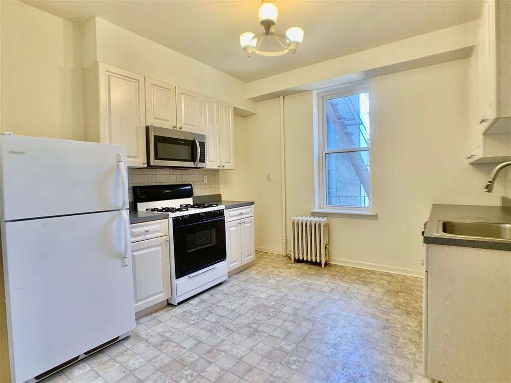 106 11TH ST Unit: 18