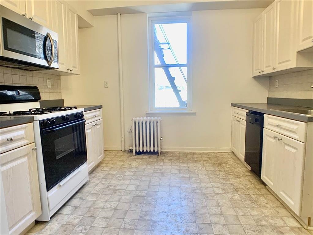 106 11TH ST Unit: 18