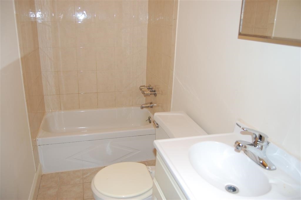 106 11TH ST Unit: 18
