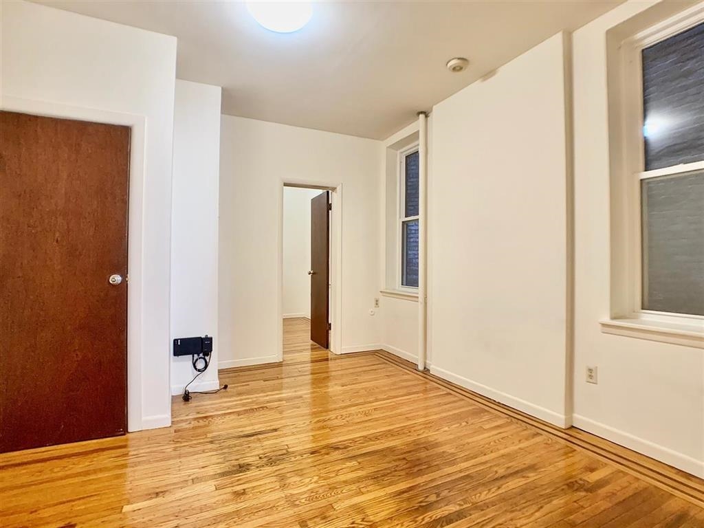 106 11TH ST Unit: 18