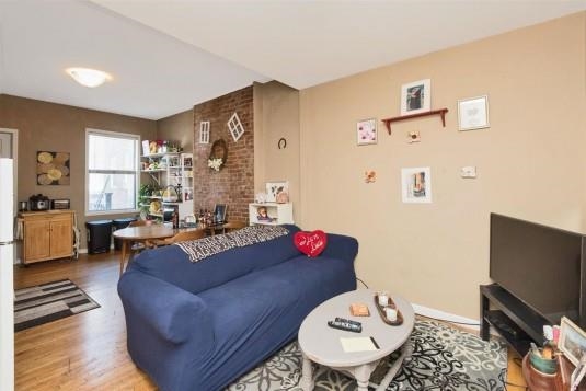 523 WASHINGTON ST Unit: 2