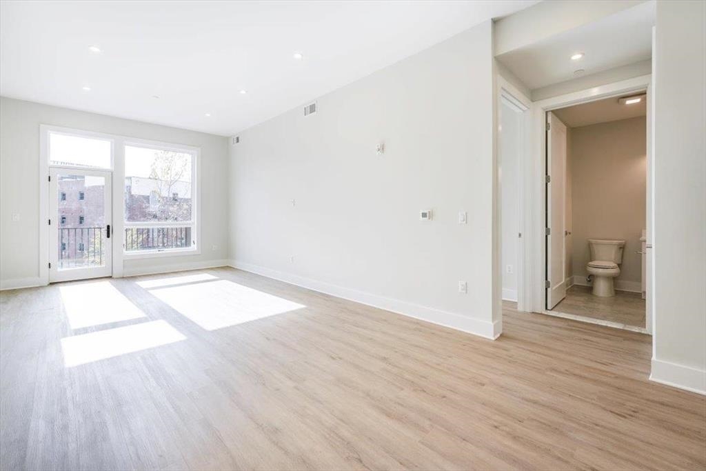 667-665 GRAND ST Unit: 204