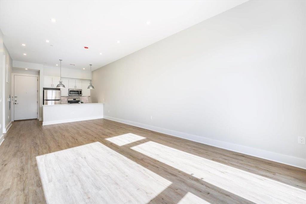 667-665 GRAND ST Unit: 204