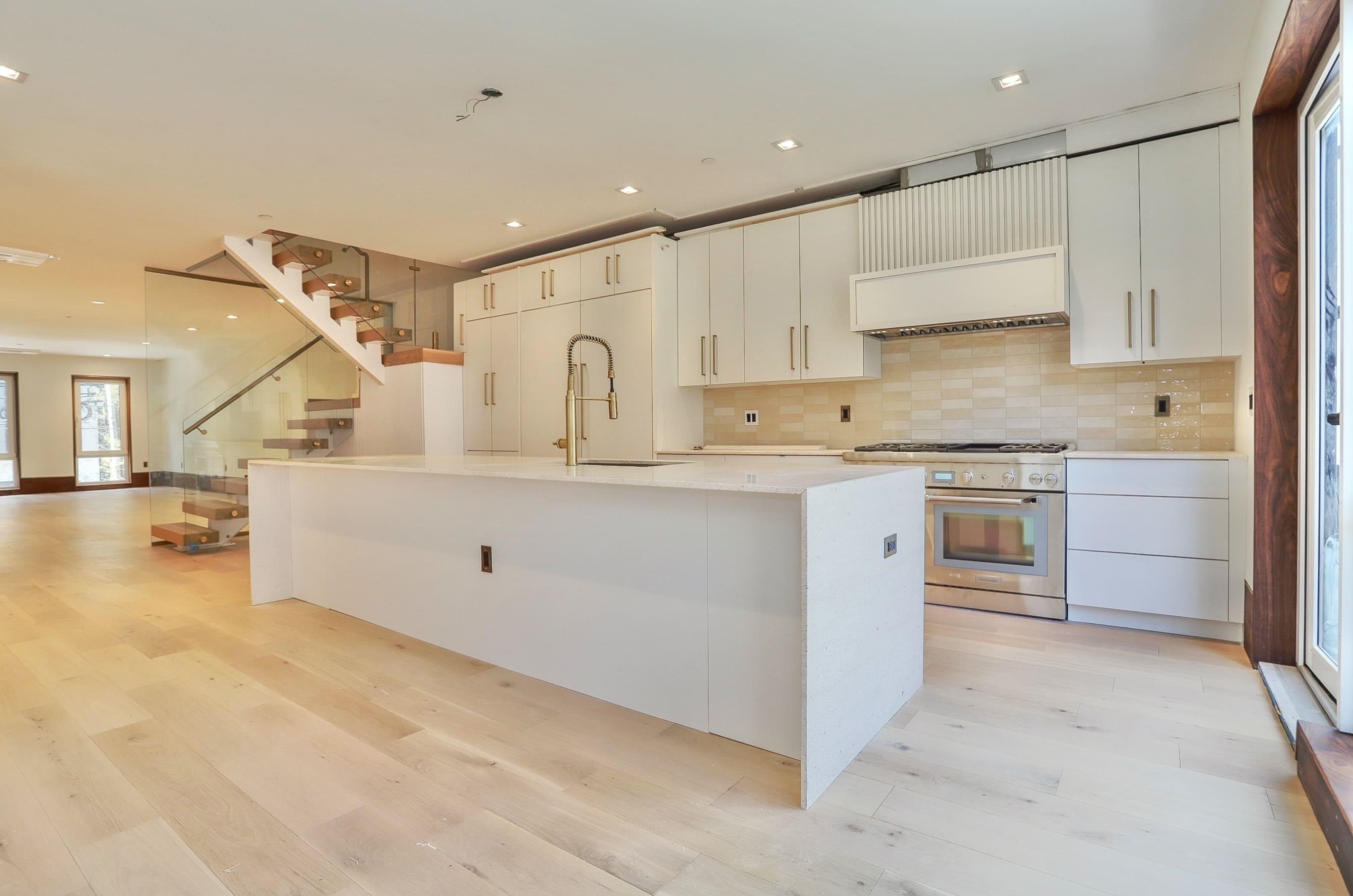 87 JEFFERSON ST Unit: 1