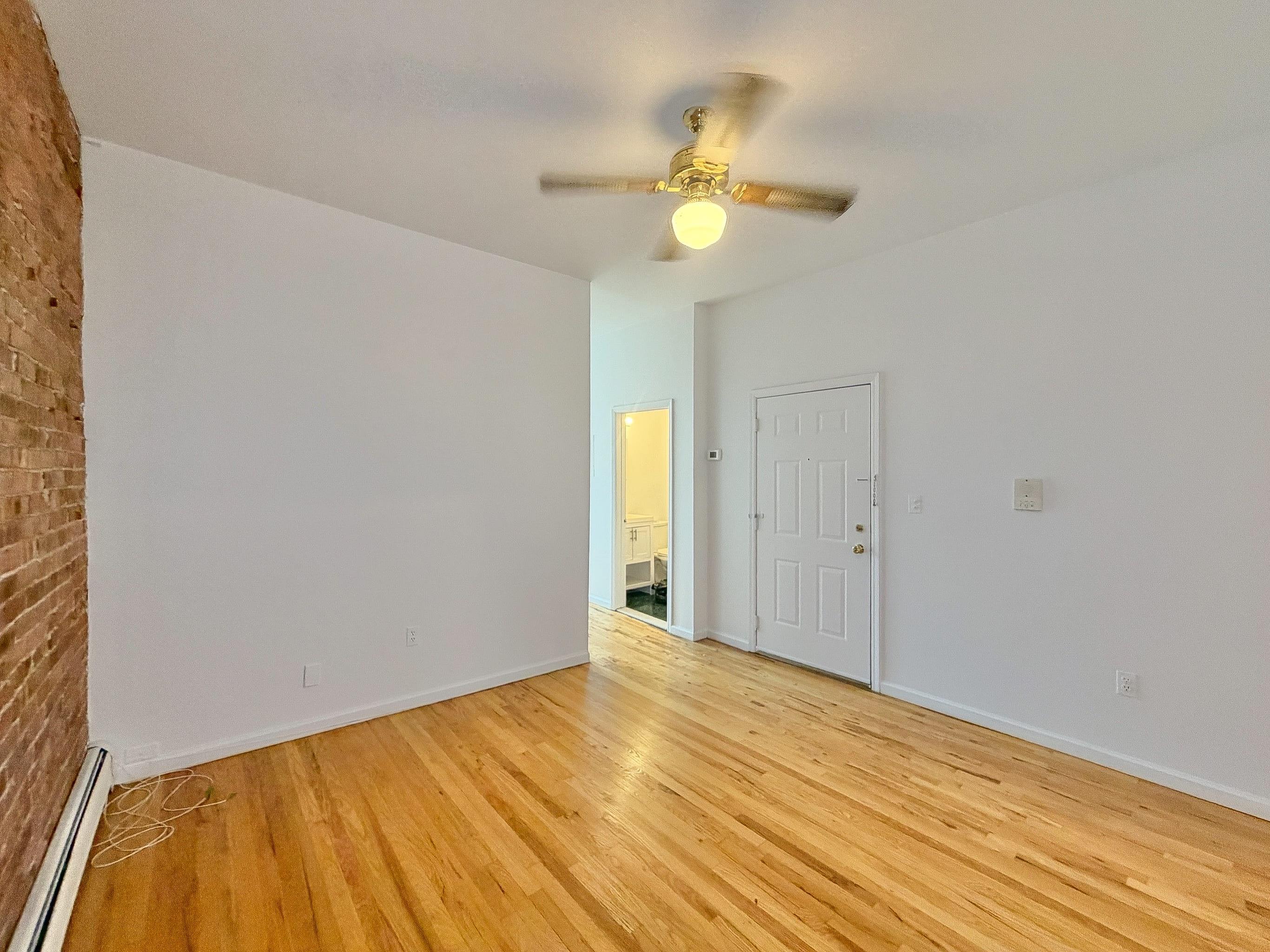 912 WASHINGTON ST Unit: 2