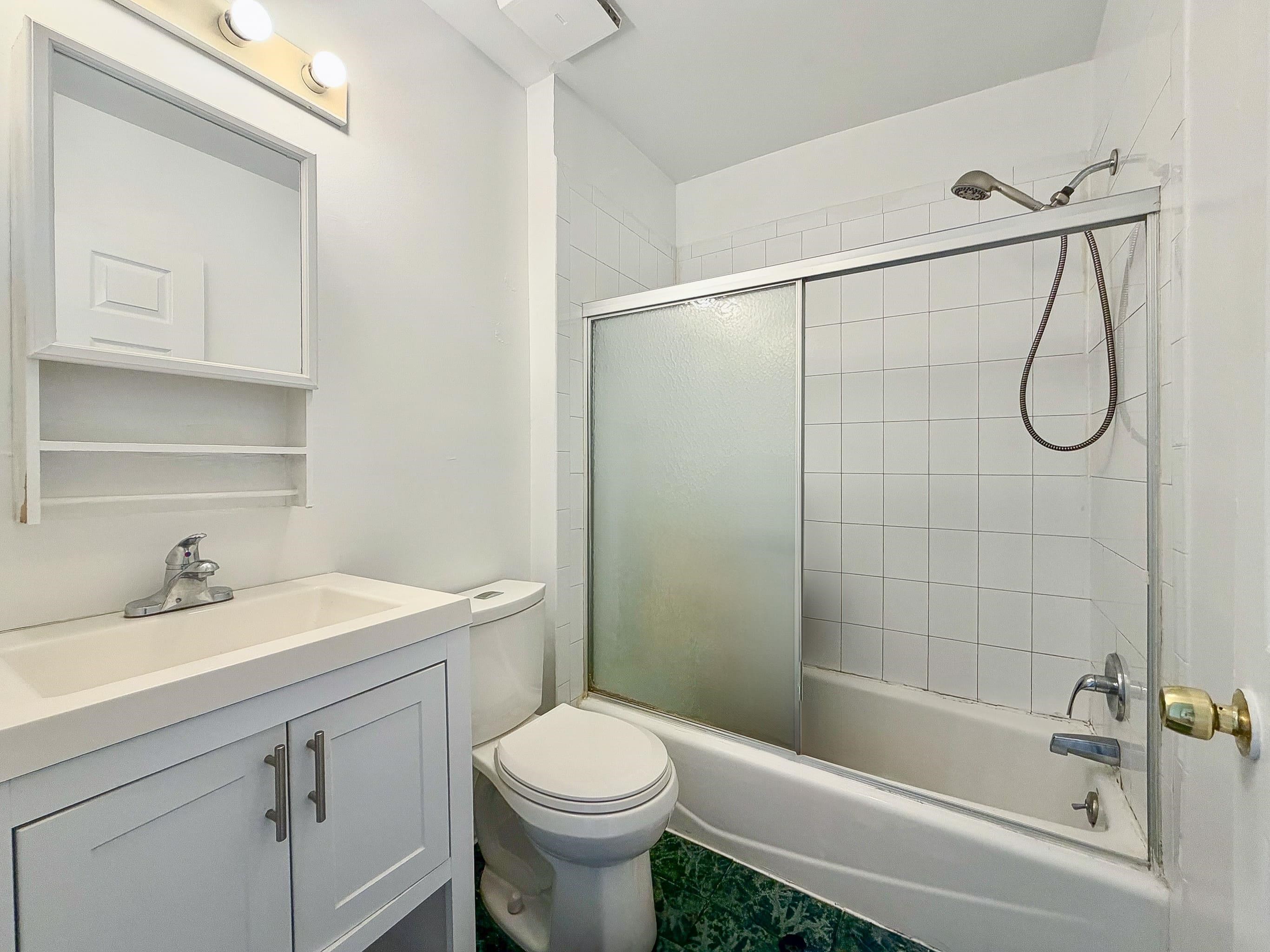 912 WASHINGTON ST Unit: 2