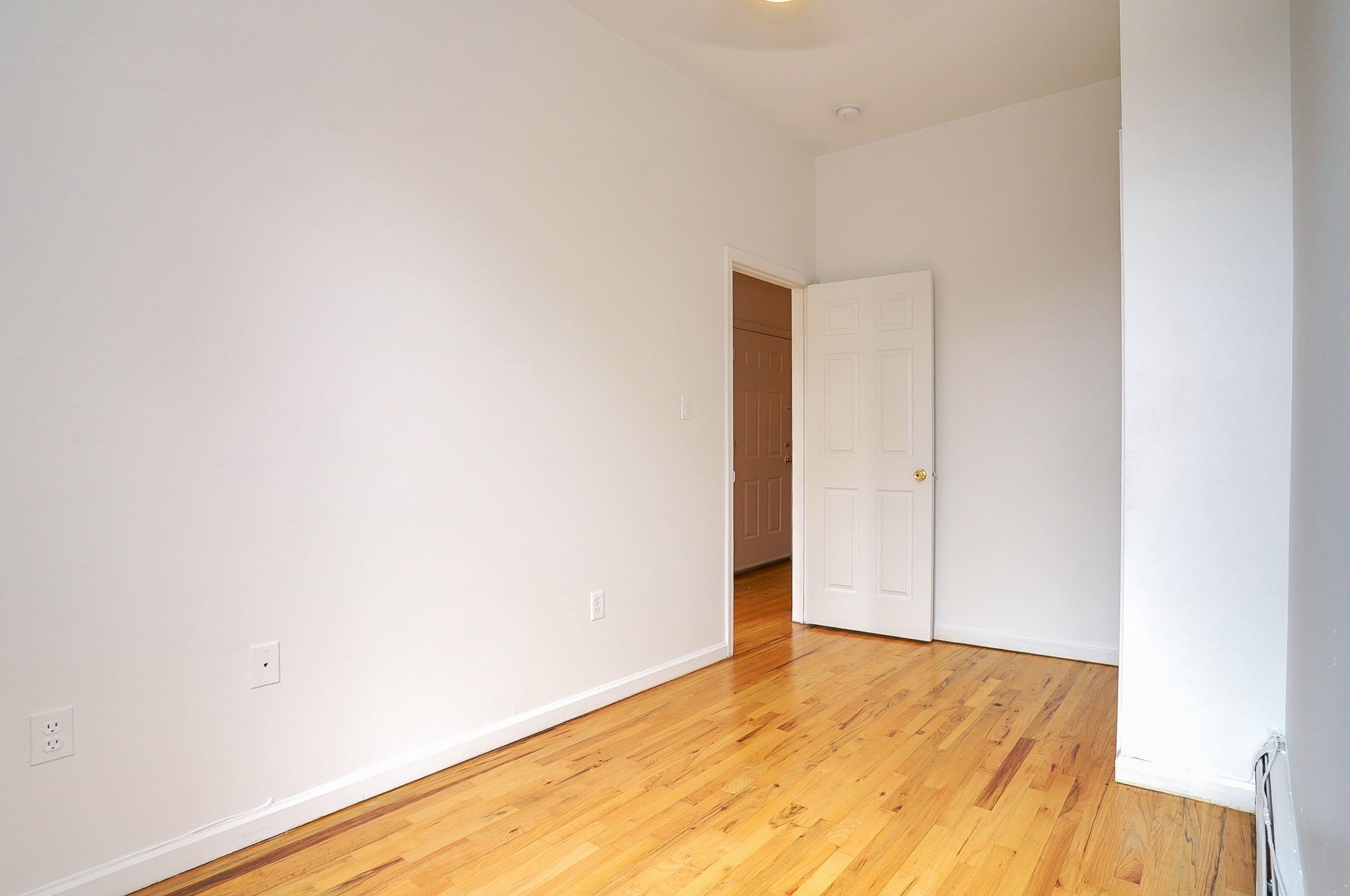 912 WASHINGTON ST Unit: 2