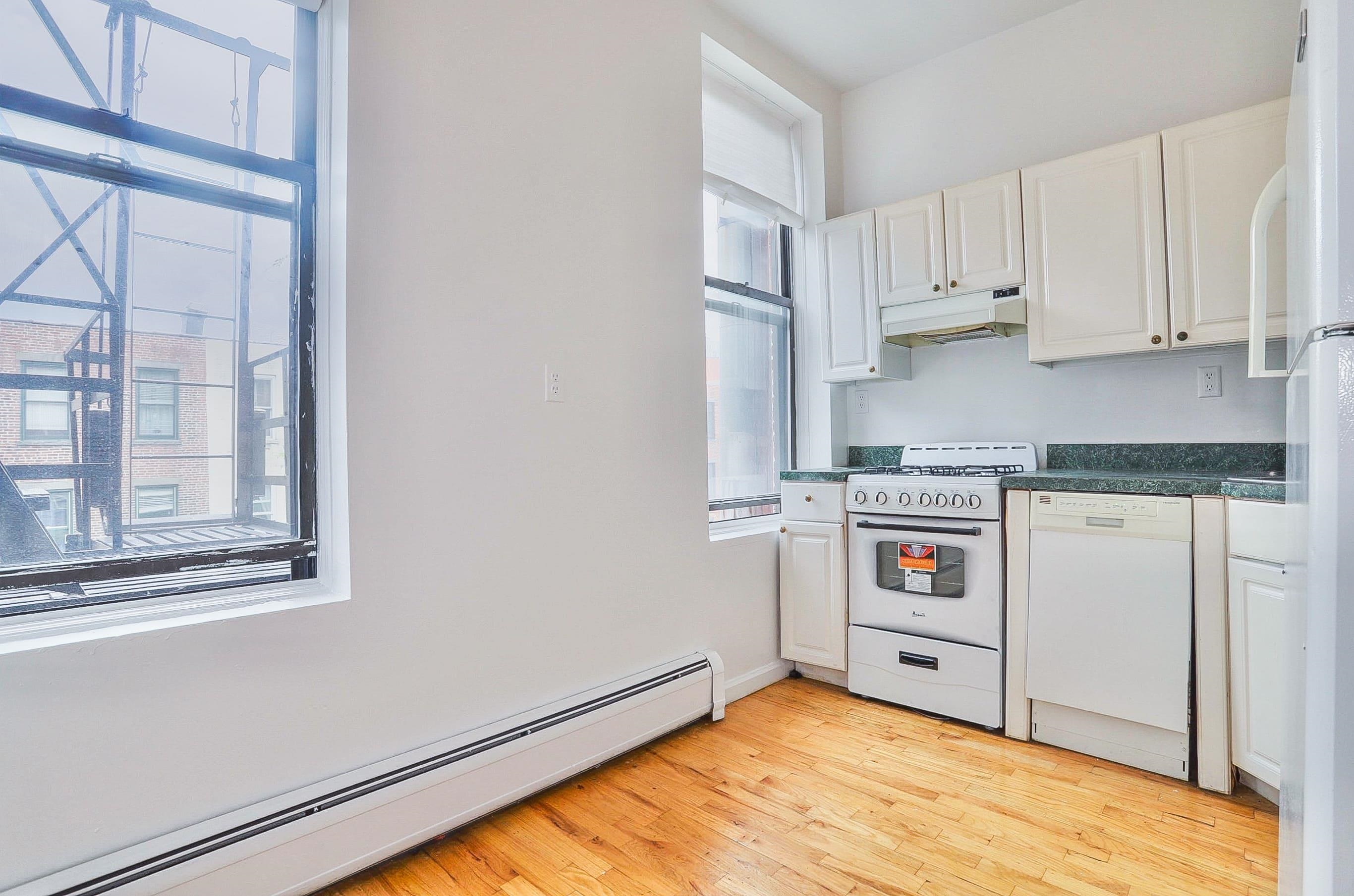 912 WASHINGTON ST Unit: 2