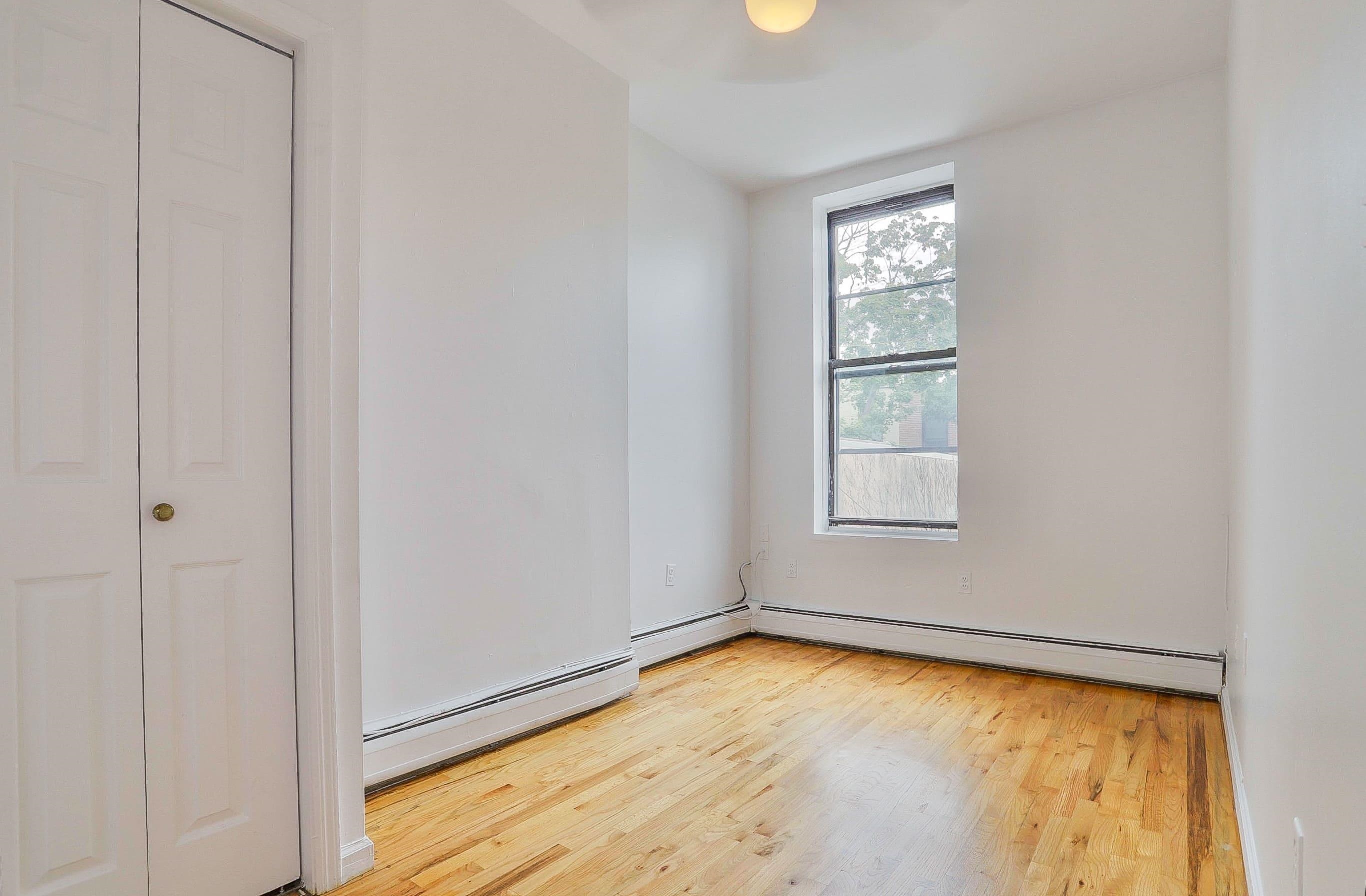 912 WASHINGTON ST Unit: 2