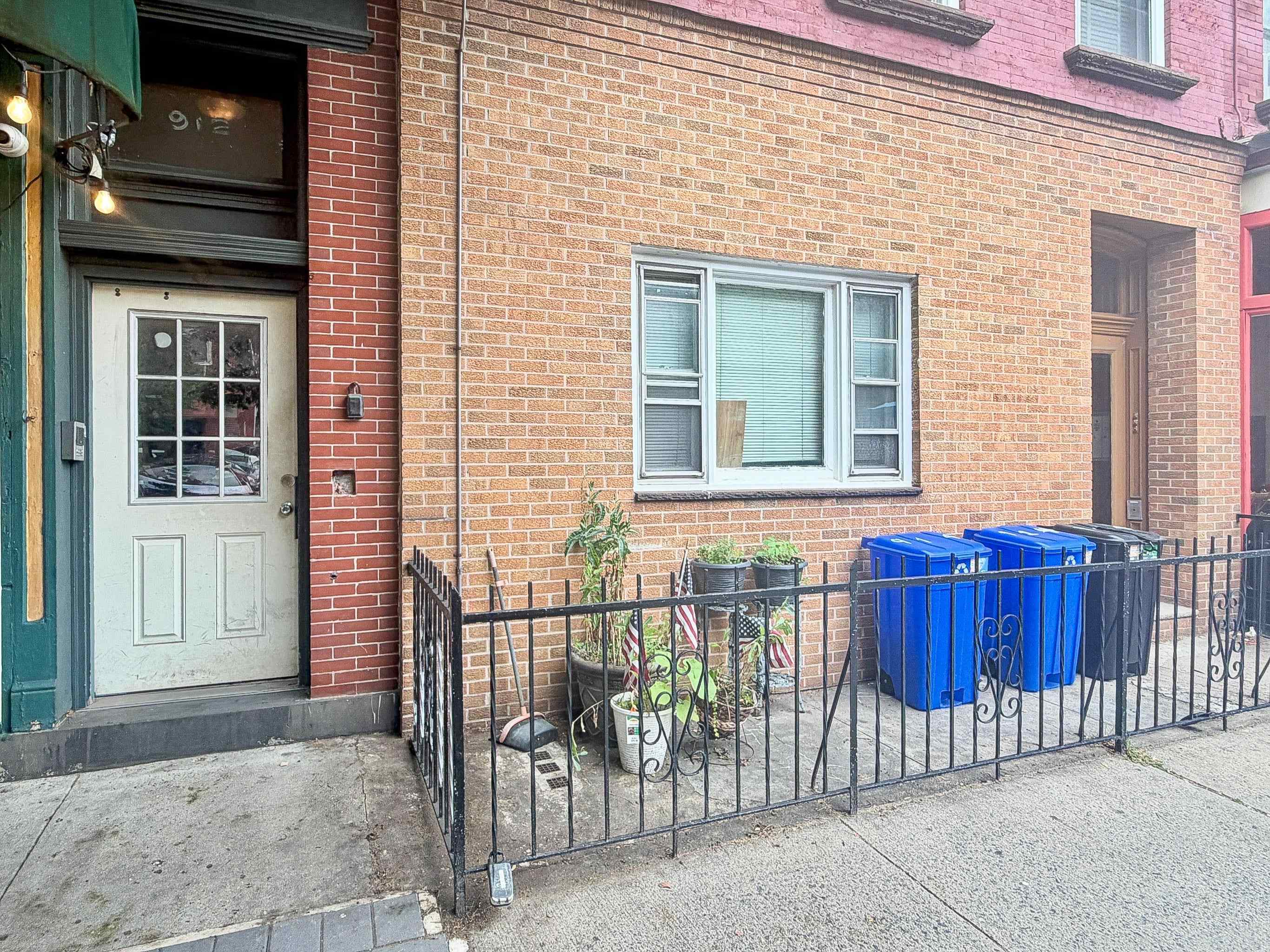 912 WASHINGTON ST Unit: 2
