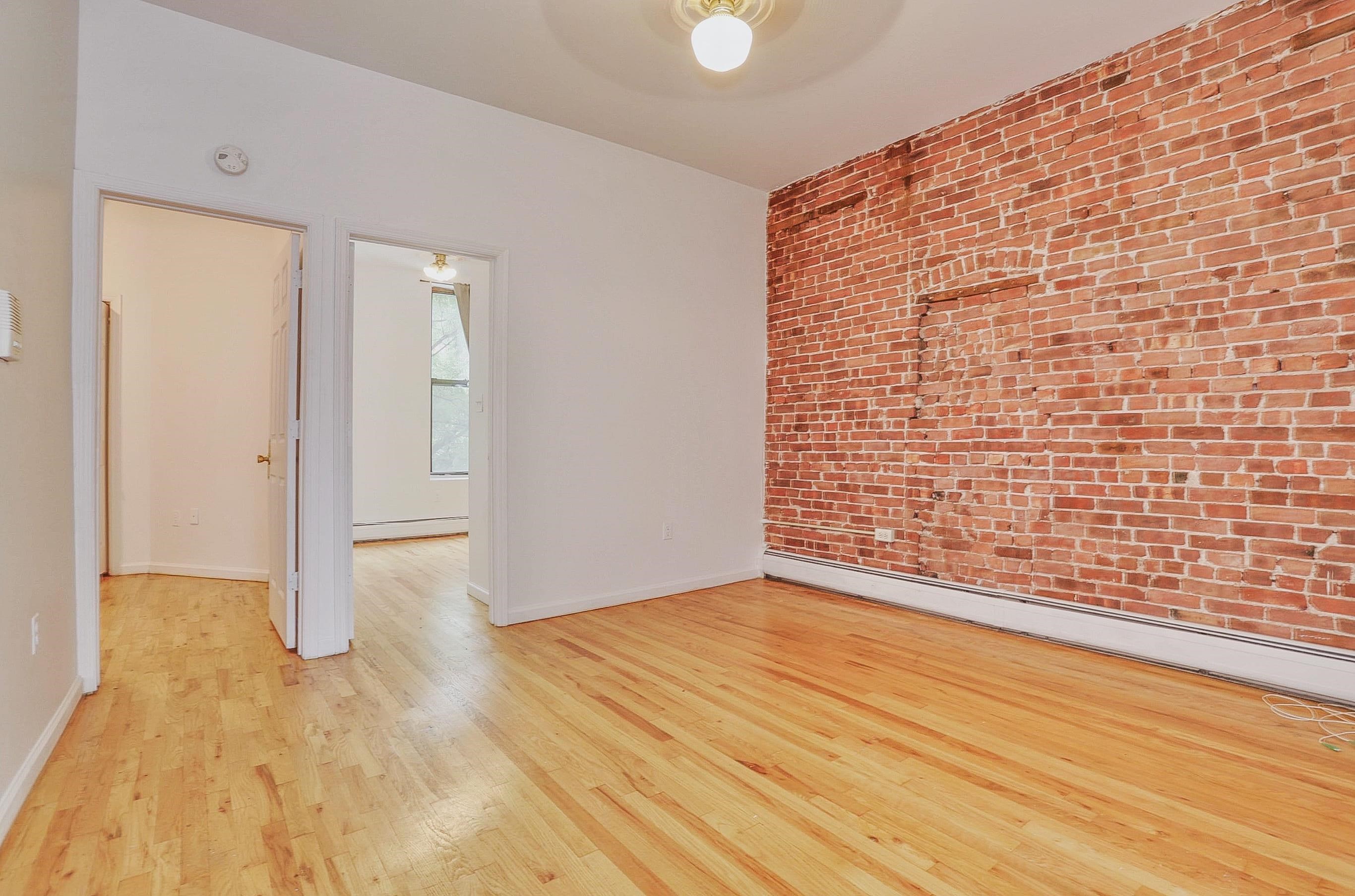 912 WASHINGTON ST Unit: 2