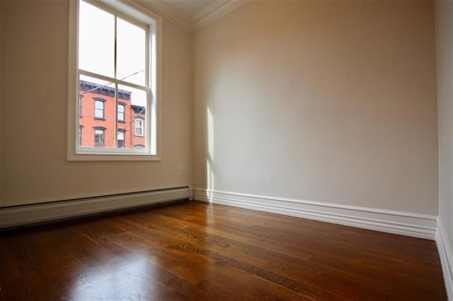 603 BLOOMFIELD ST Unit: 4
