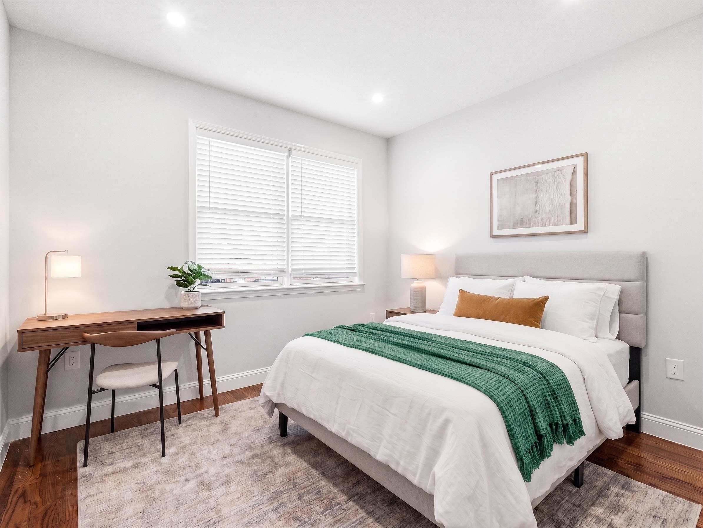 155 LAIDLAW AVE Unit: 101