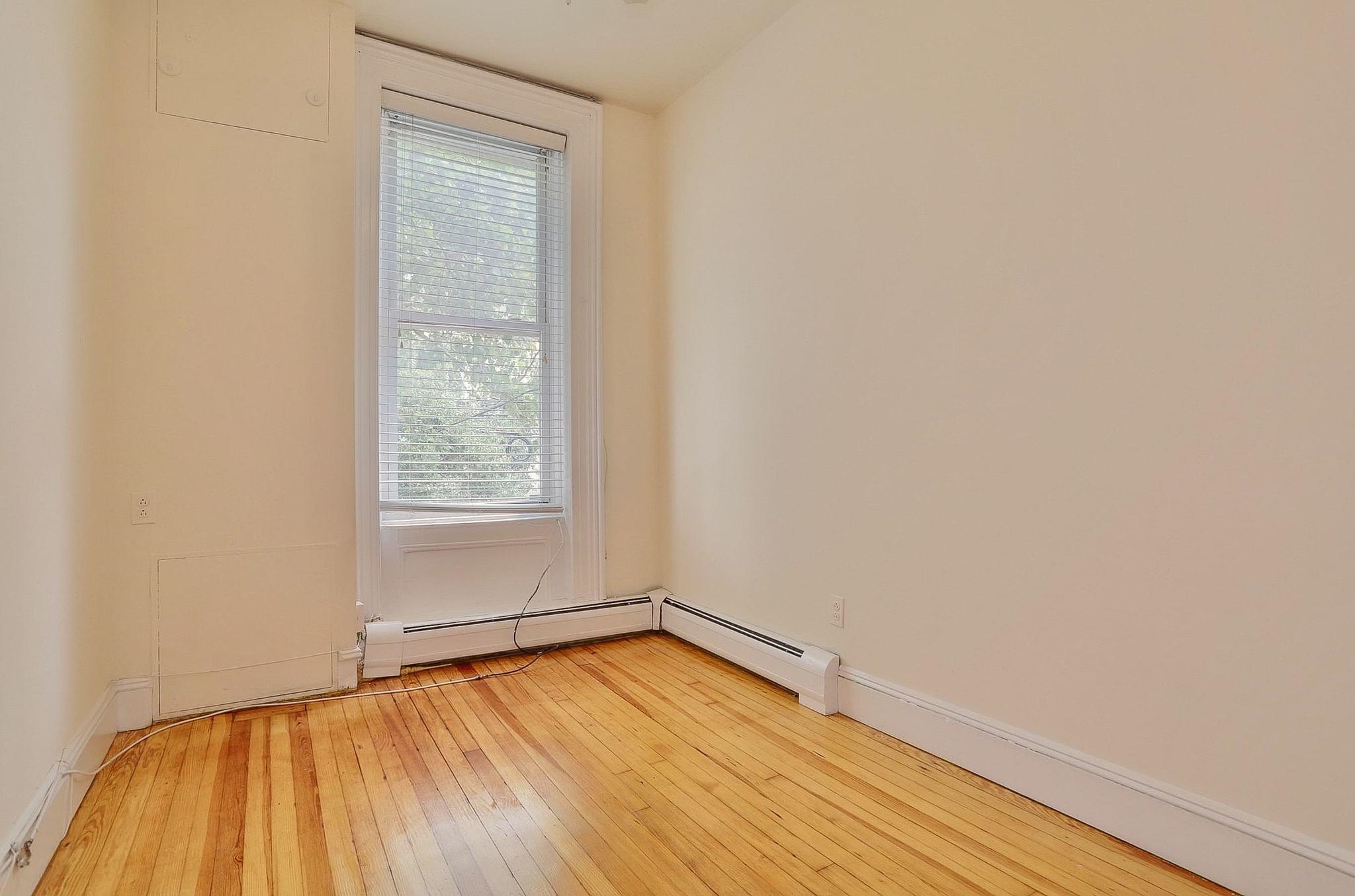 202 BLOOMFIELD ST Unit: 4