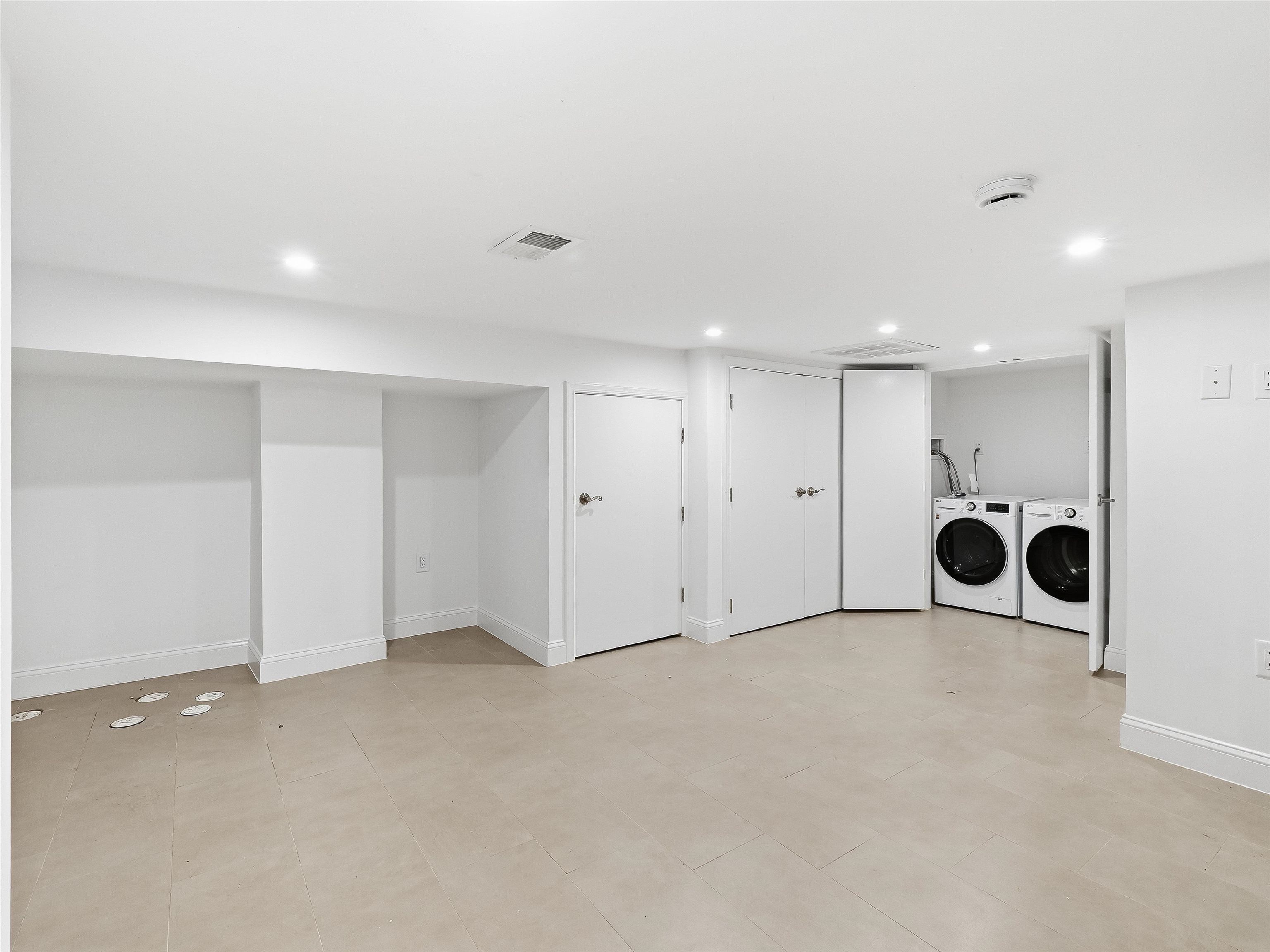 155 LAIDLAW AVE Unit: 101