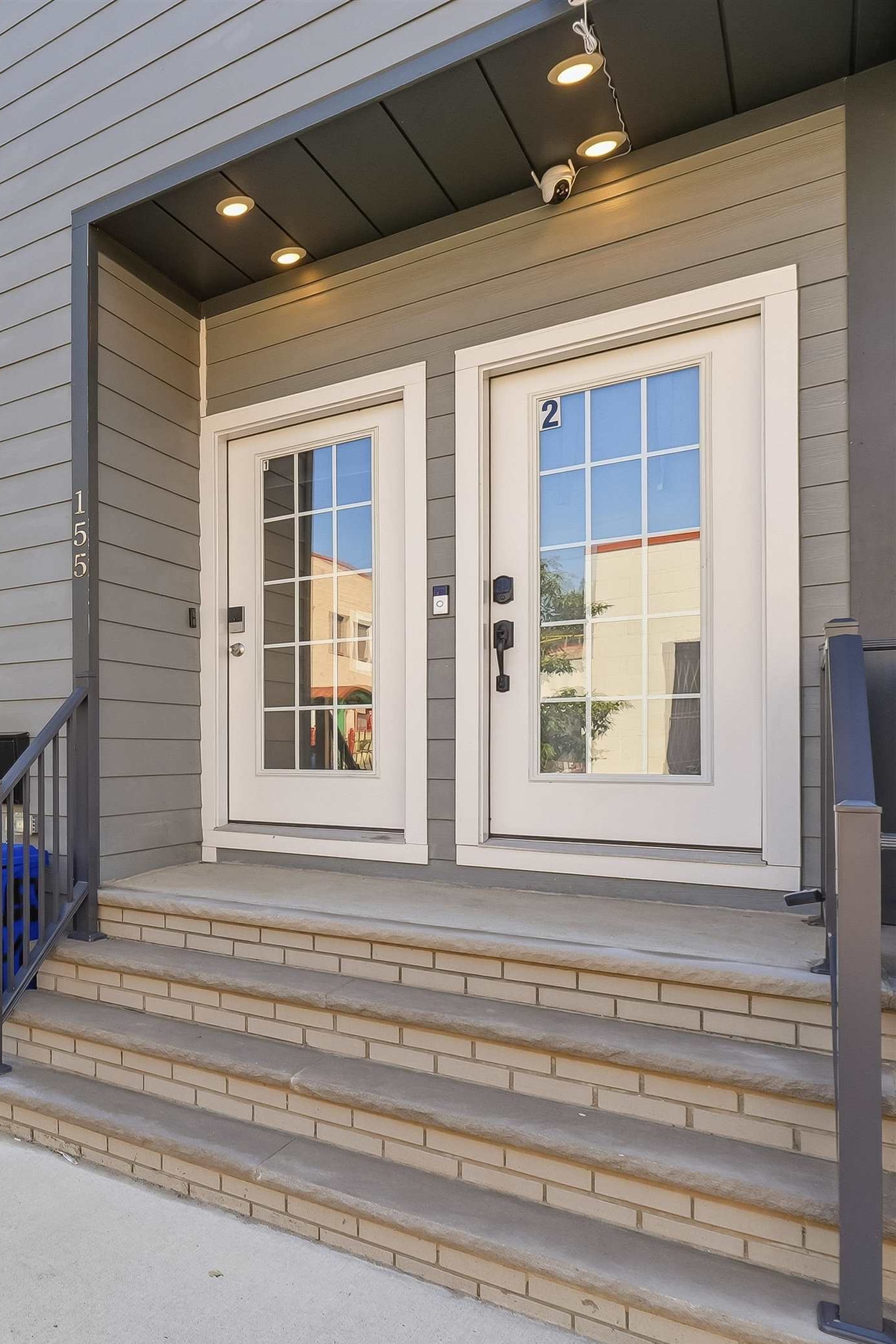 155 LAIDLAW AVE Unit: 101