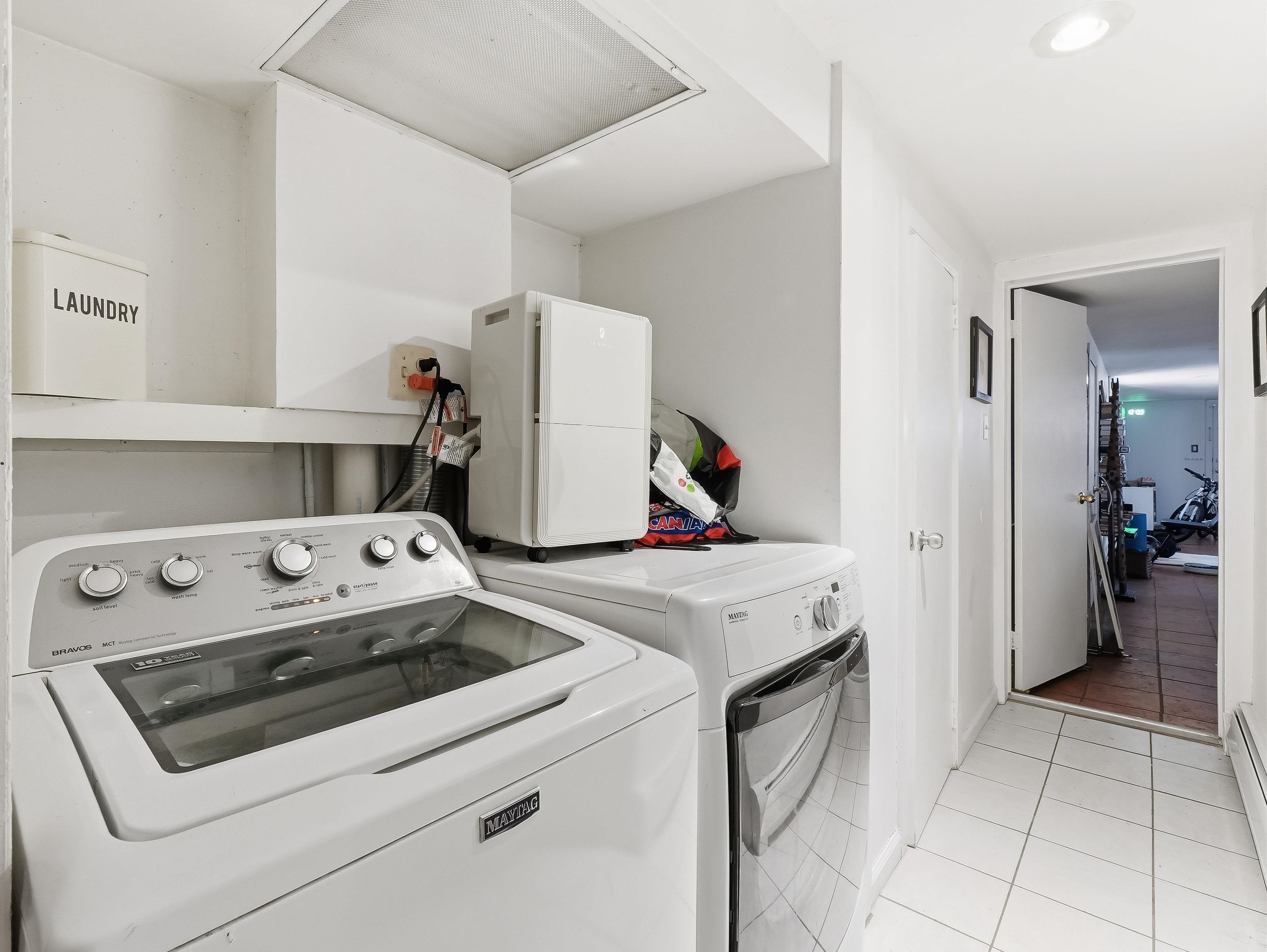 211 PLAINFIELD AVE