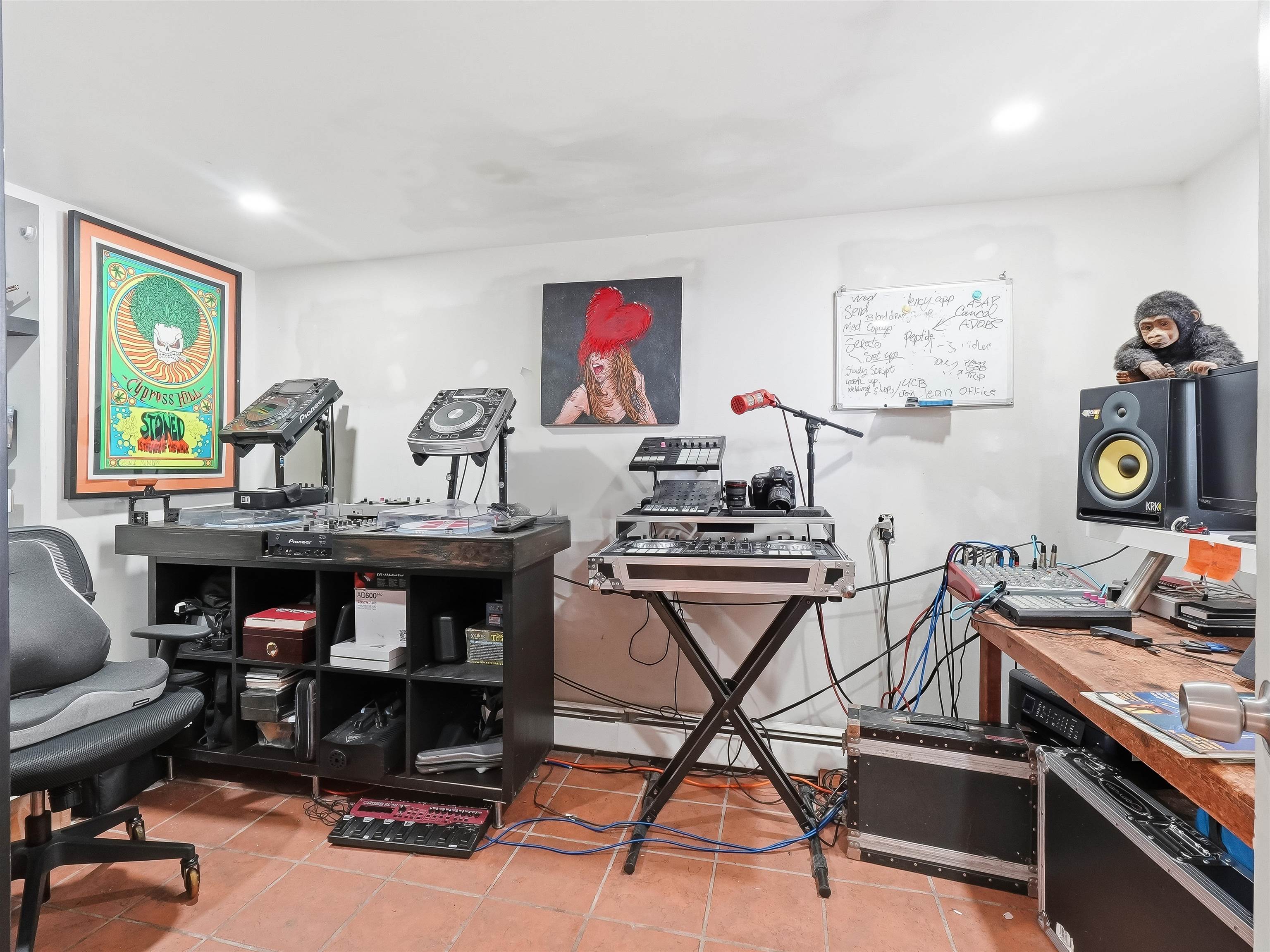 211 PLAINFIELD AVE
