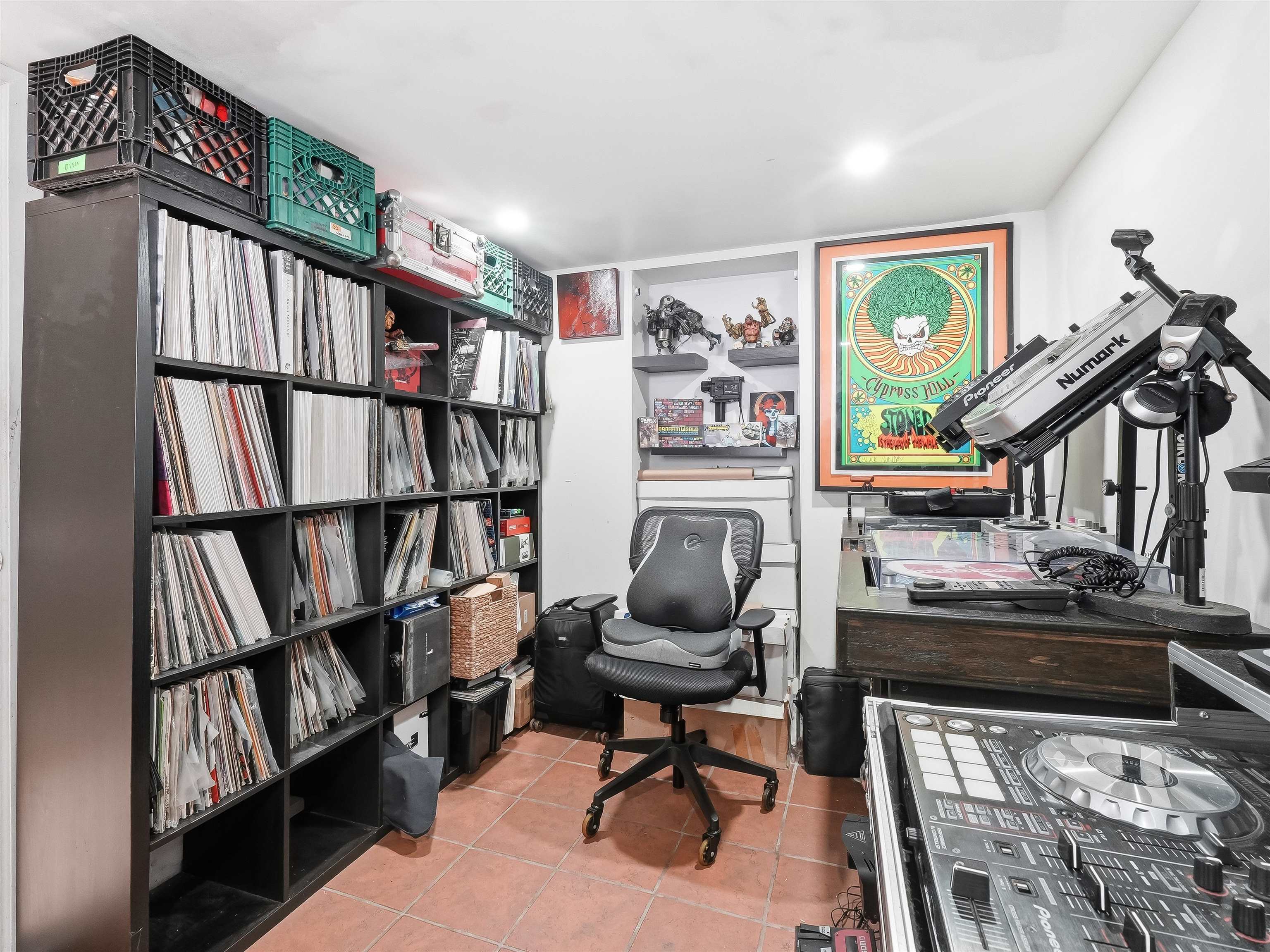 211 PLAINFIELD AVE