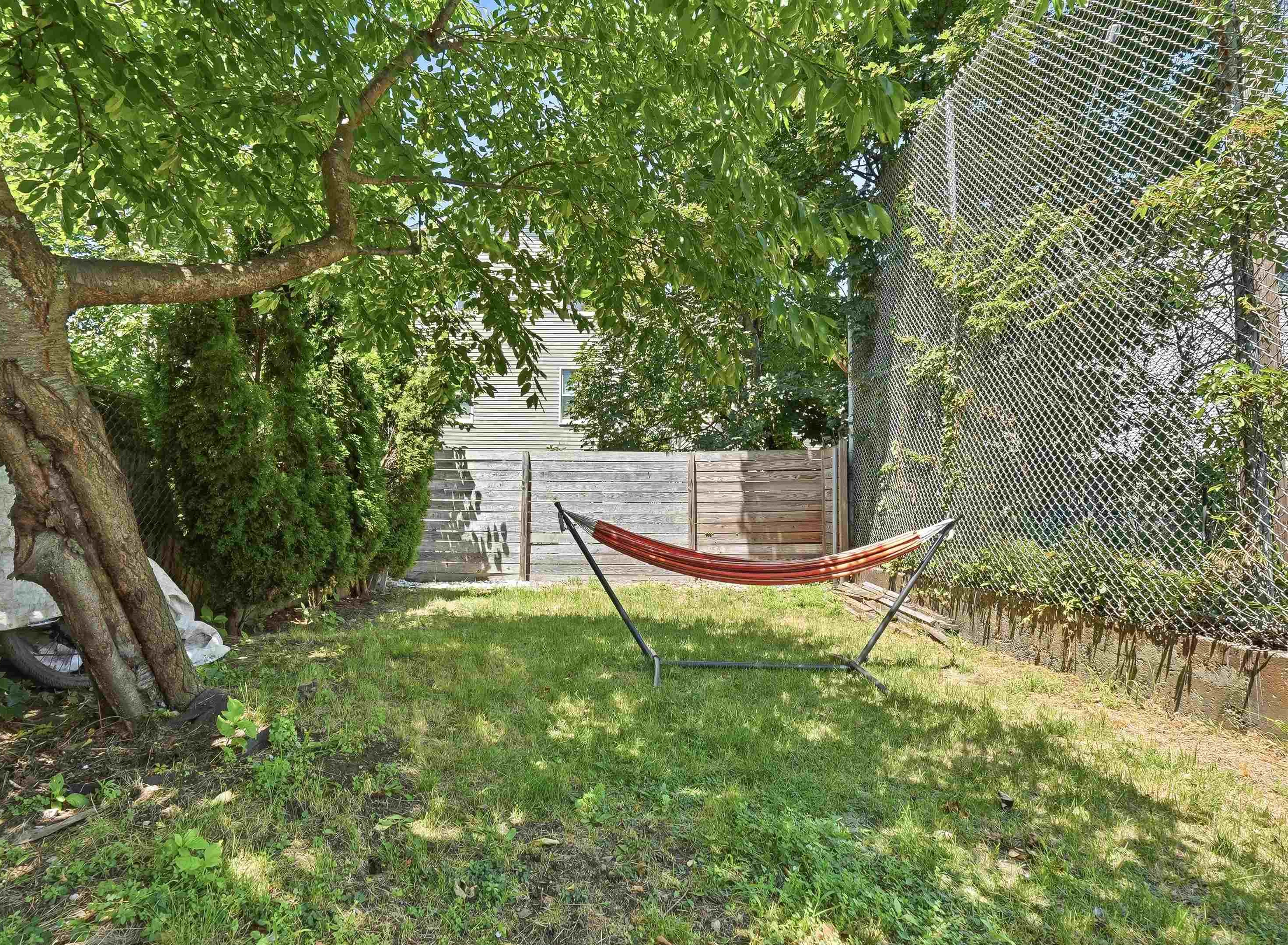 211 PLAINFIELD AVE