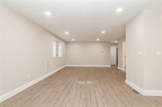118 PARKVIEW AVE Unit: 1