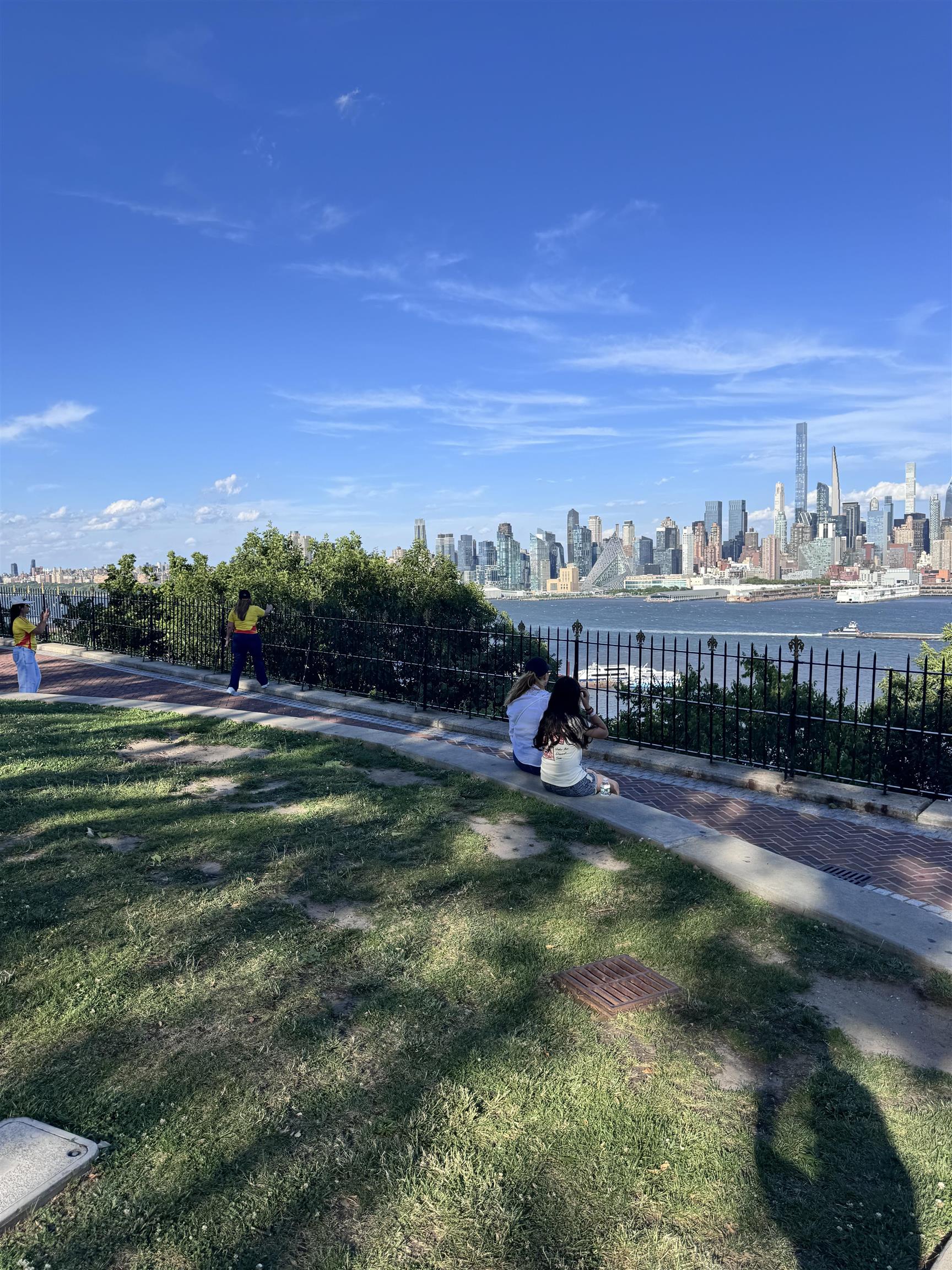 118 PARKVIEW AVE Unit: 1