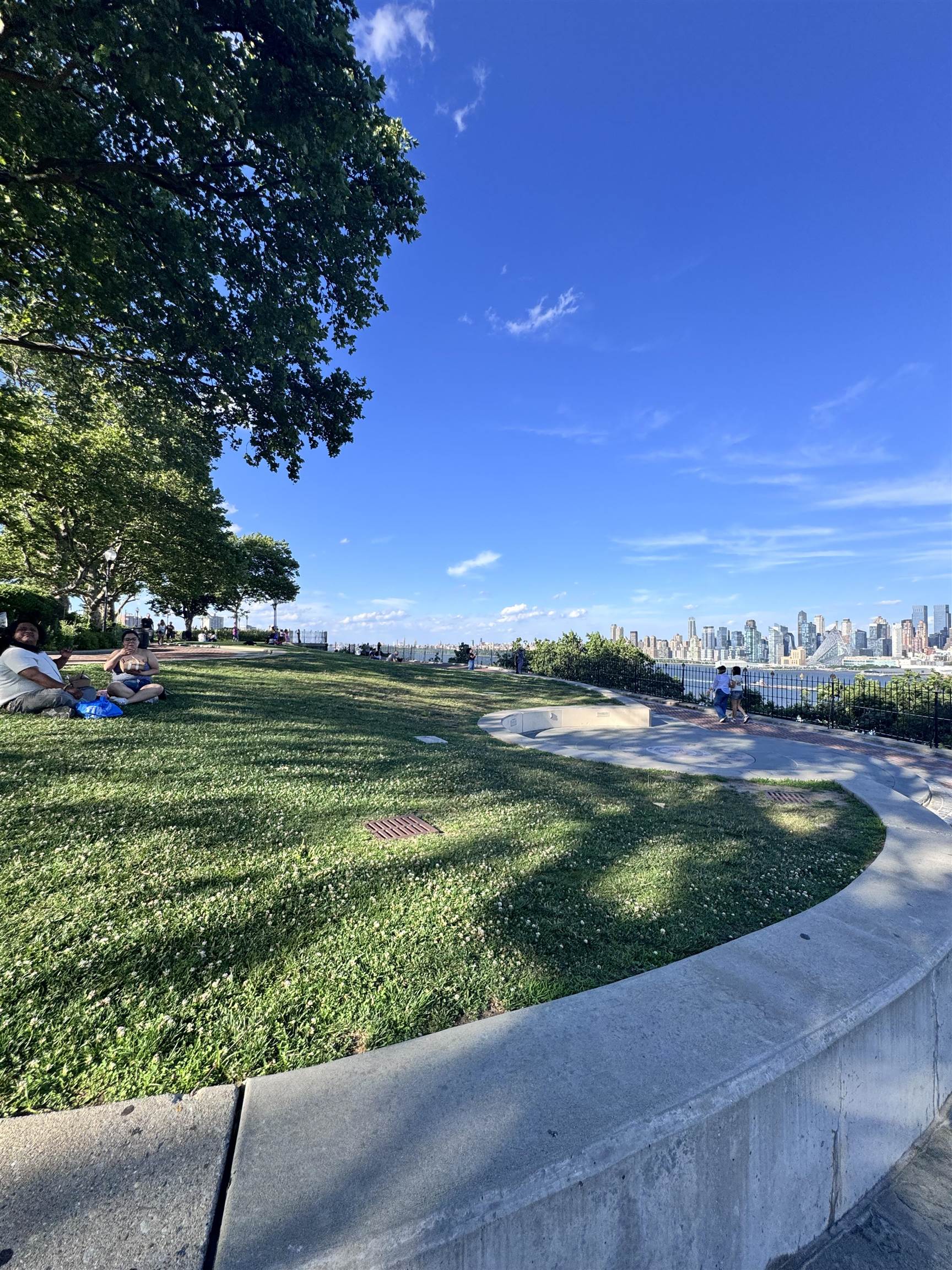 118 PARKVIEW AVE Unit: 1