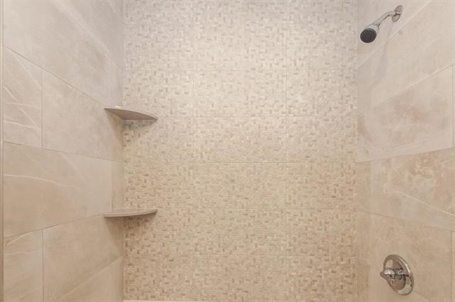 118 PARKVIEW AVE Unit: 1