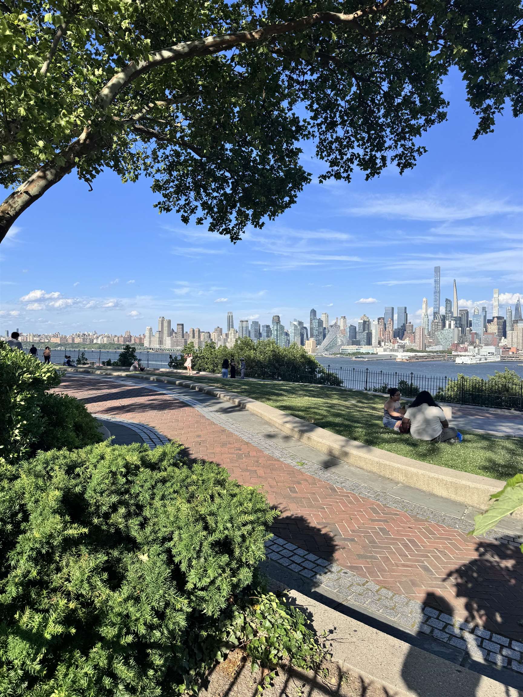 118 PARKVIEW AVE Unit: 1