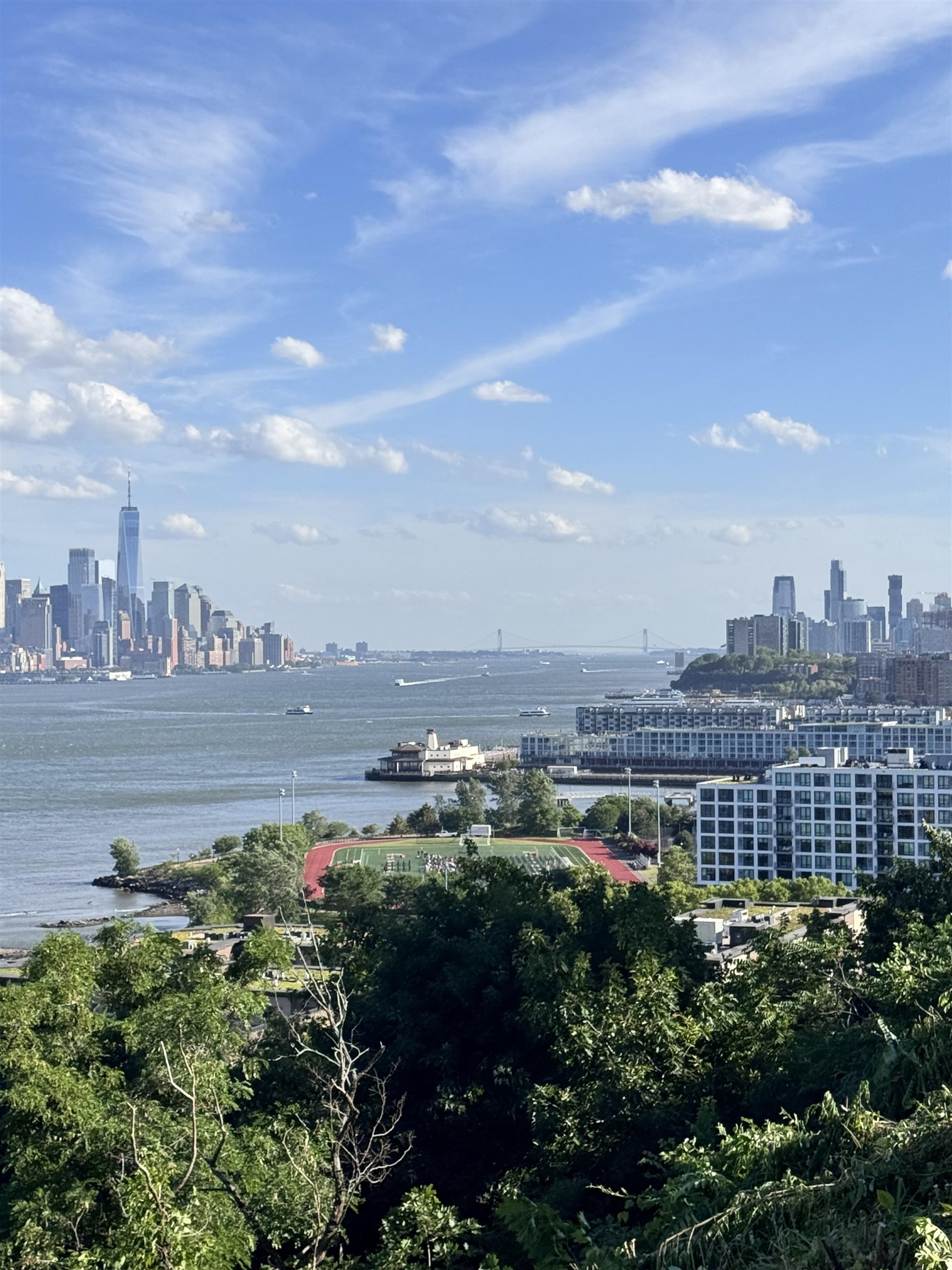 118 PARKVIEW AVE Unit: 1