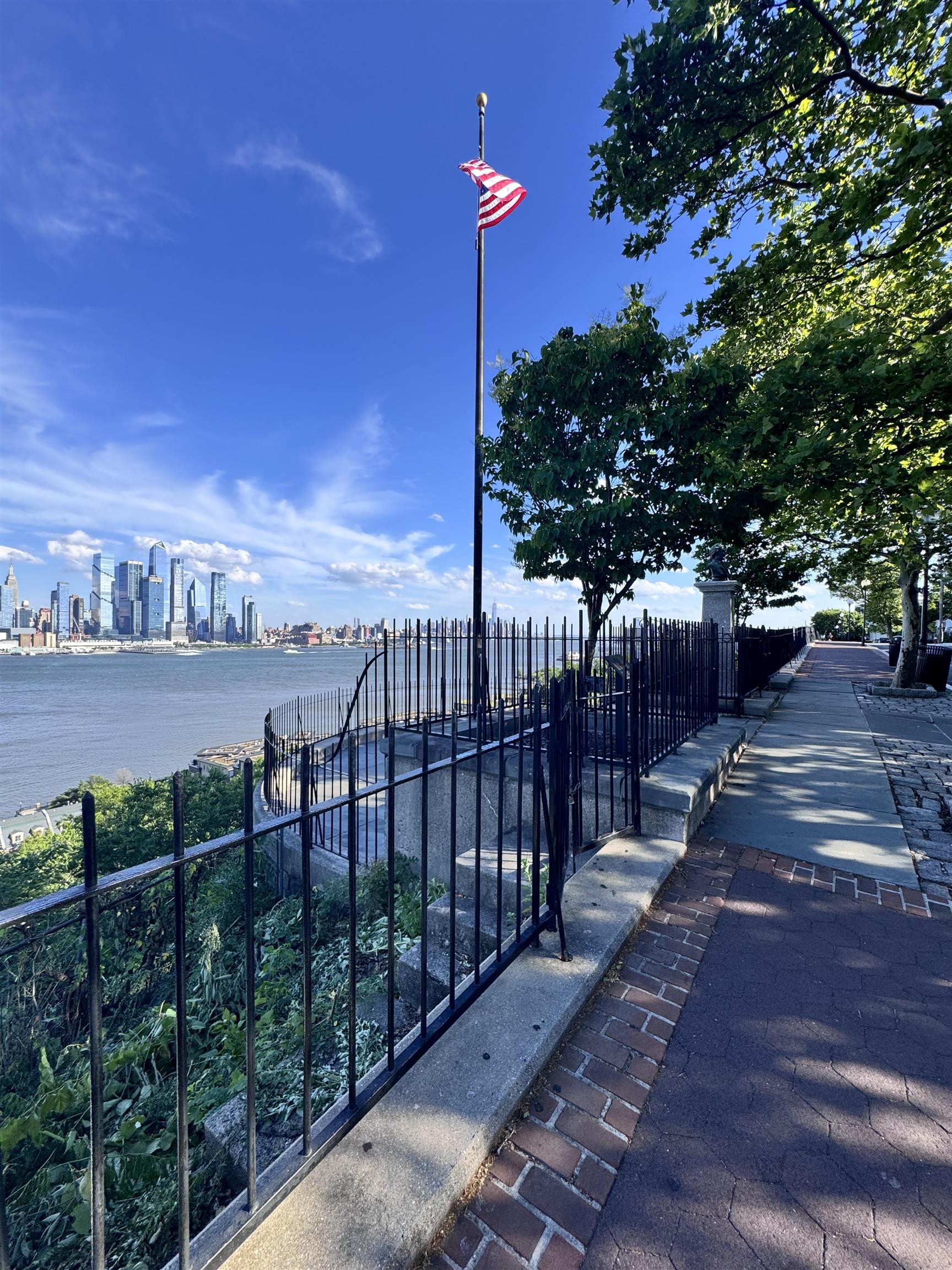 118 PARKVIEW AVE Unit: 1