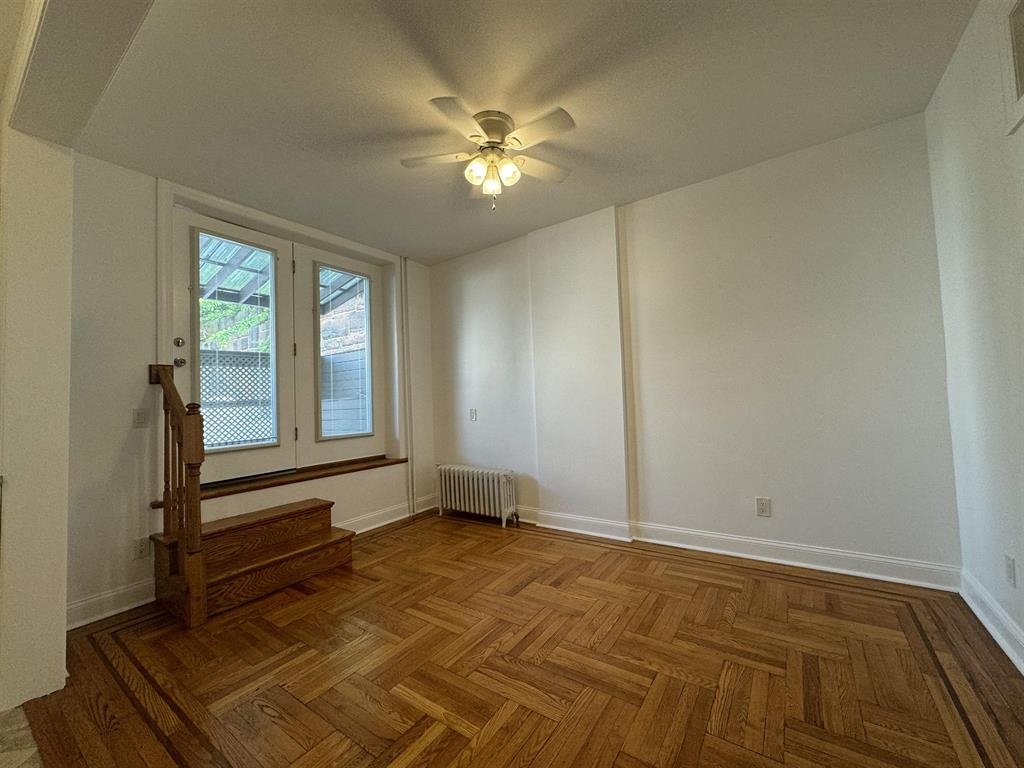 445 MONMOUTH ST Unit: 2