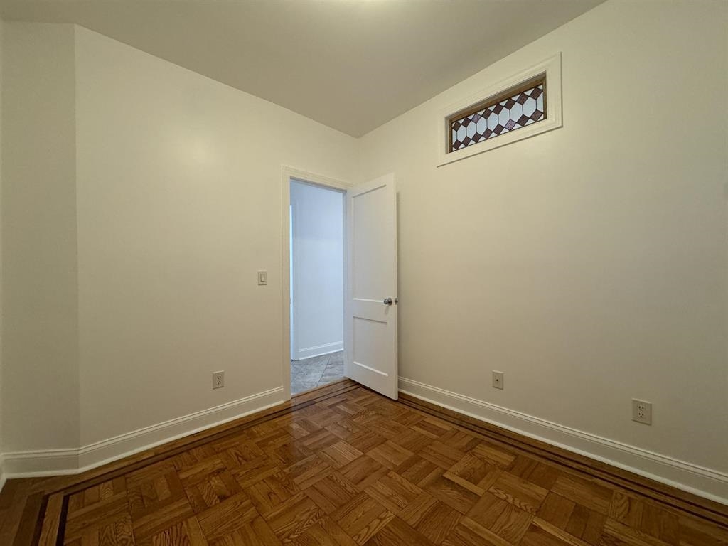 445 MONMOUTH ST Unit: 2
