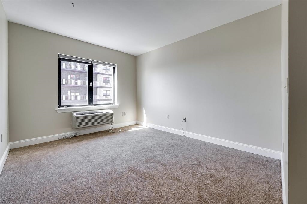 29 1ST ST Unit: 701