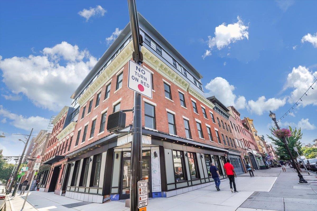 237 WASHINGTON ST Unit: 401