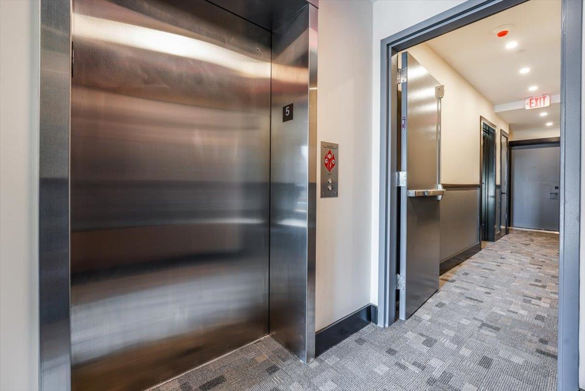 237 WASHINGTON ST Unit: 401