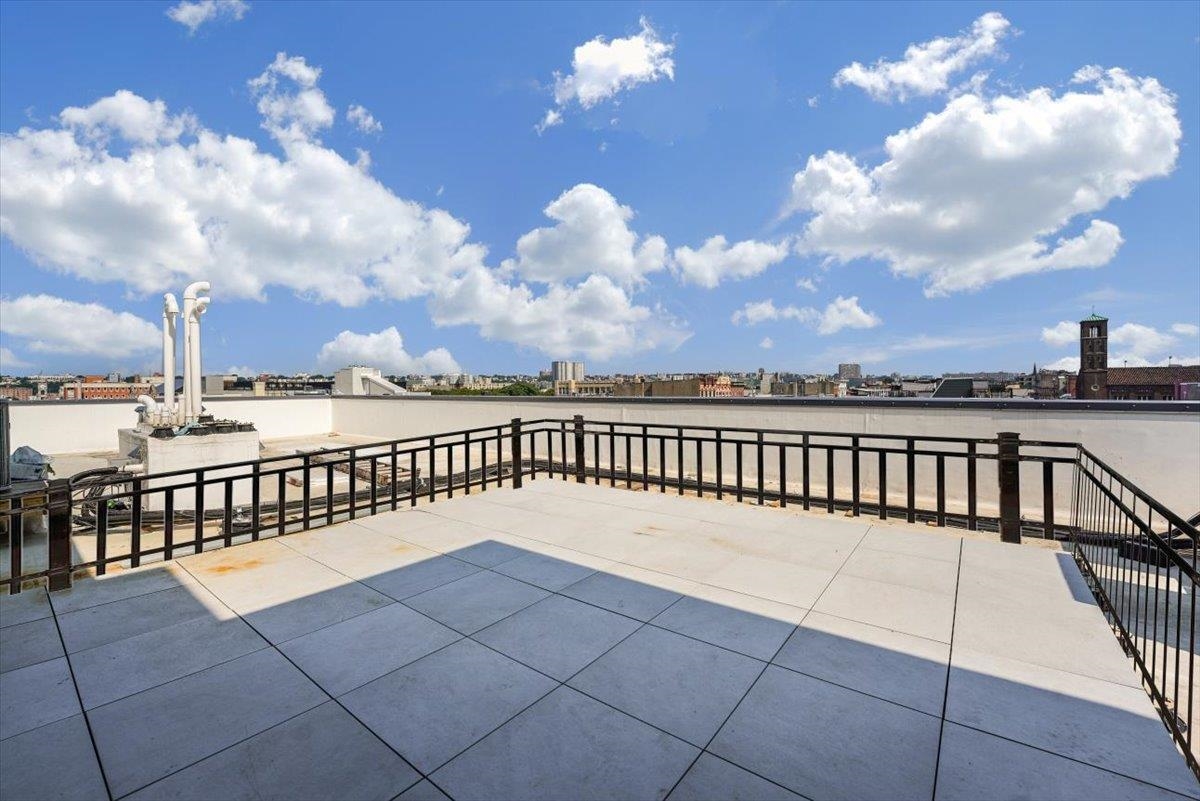 237 WASHINGTON ST Unit: 401