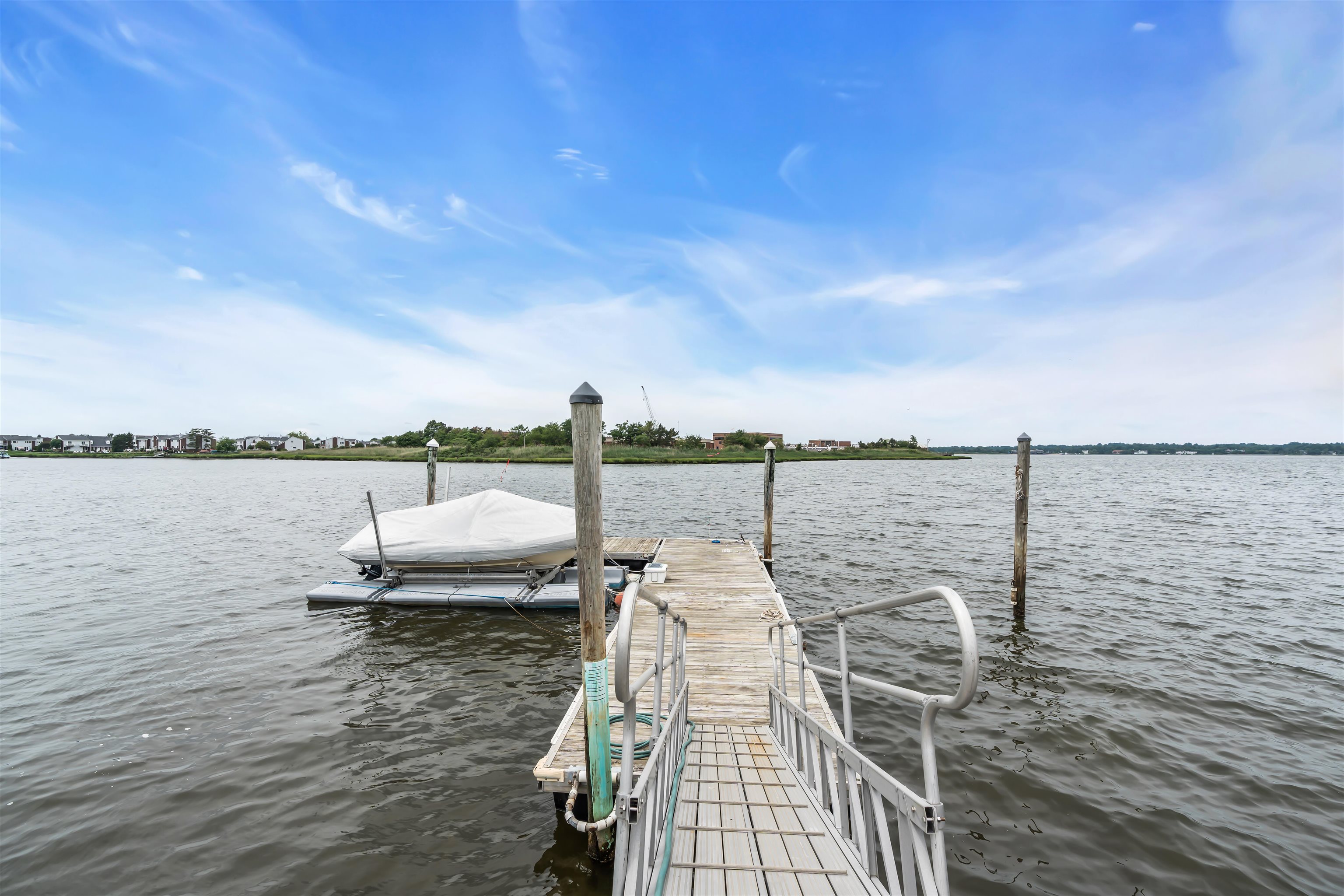 43 COLUMBUS DR