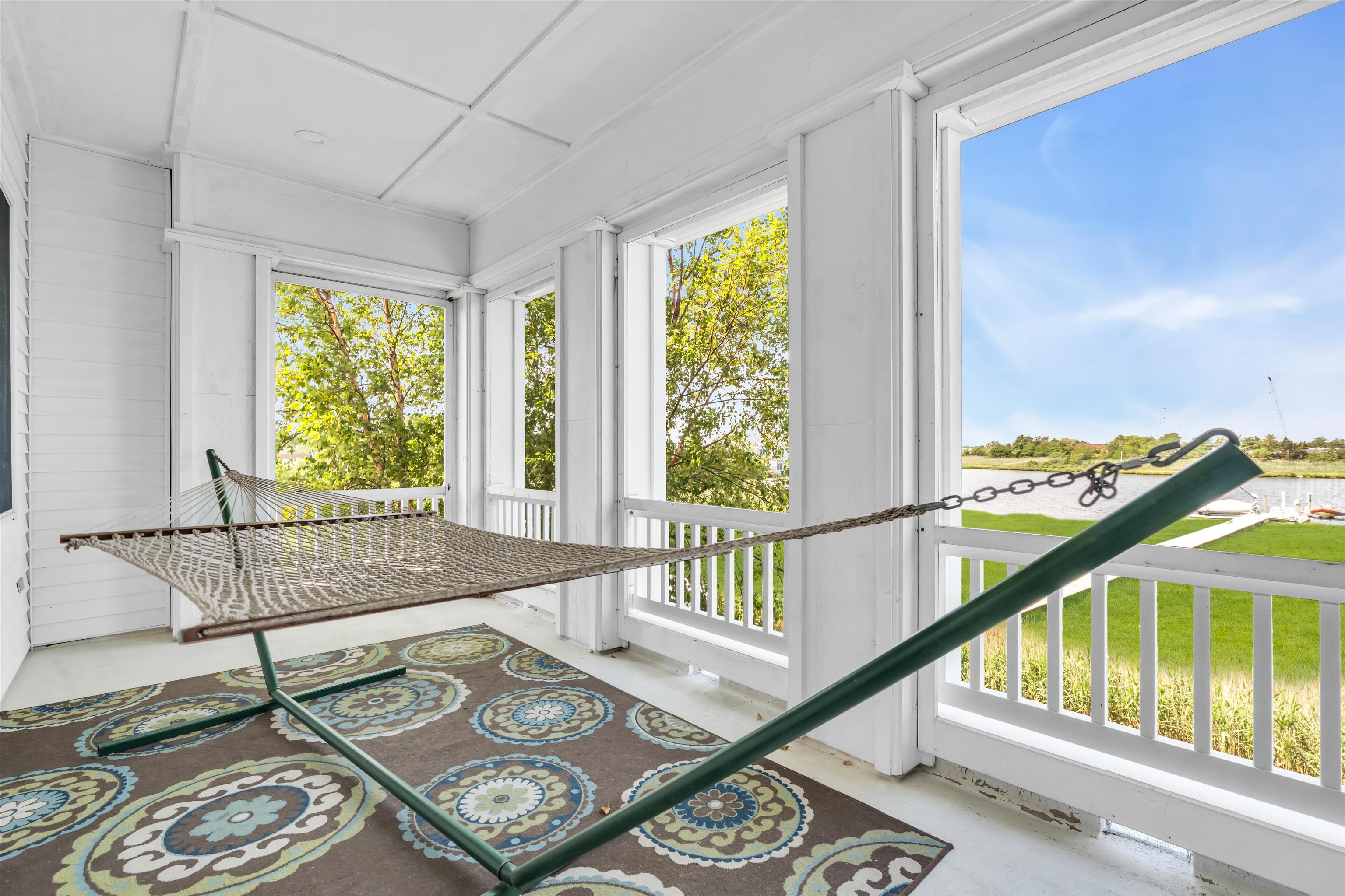 43 COLUMBUS DR