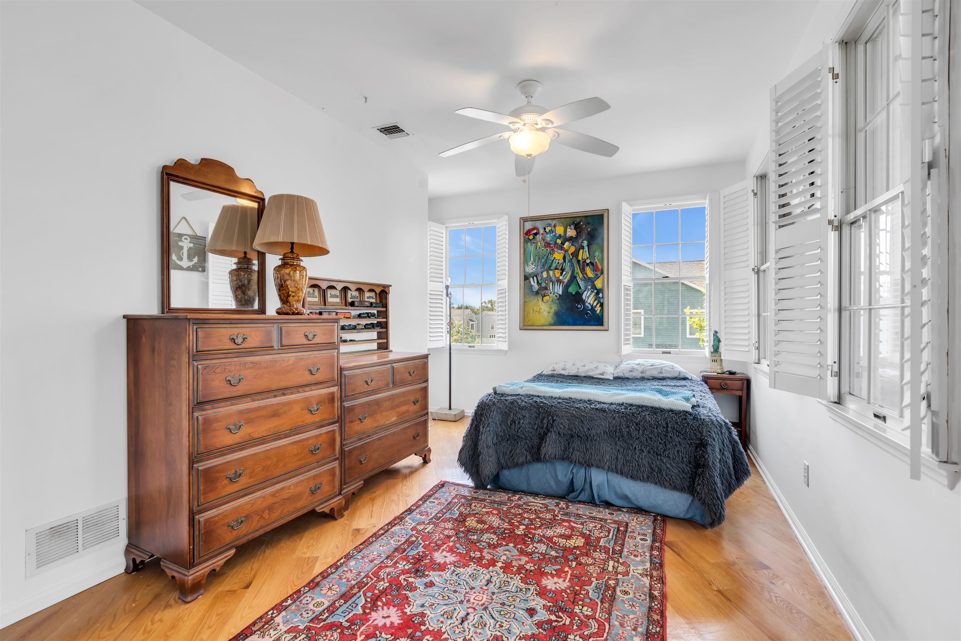 43 COLUMBUS DR