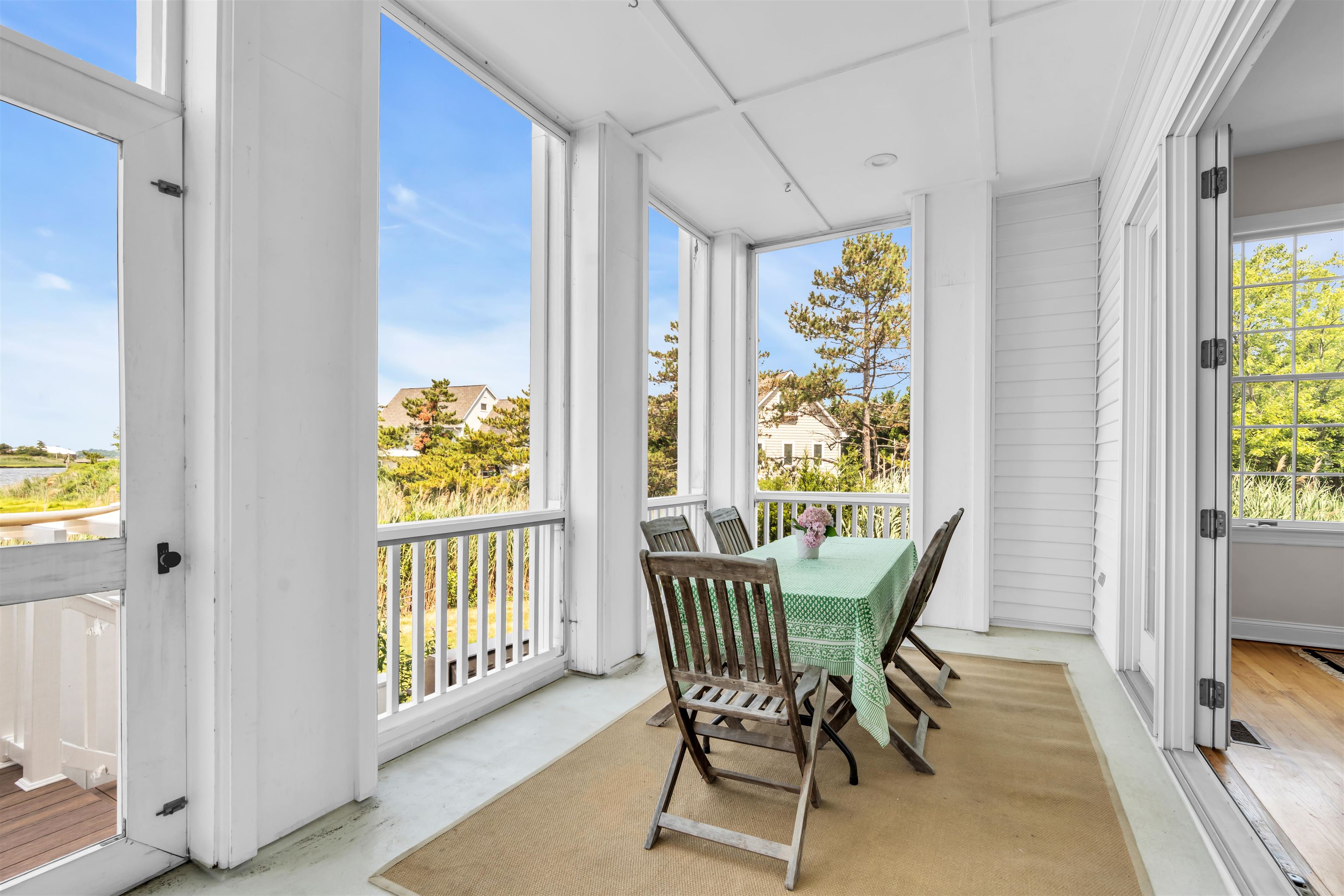 43 COLUMBUS DR