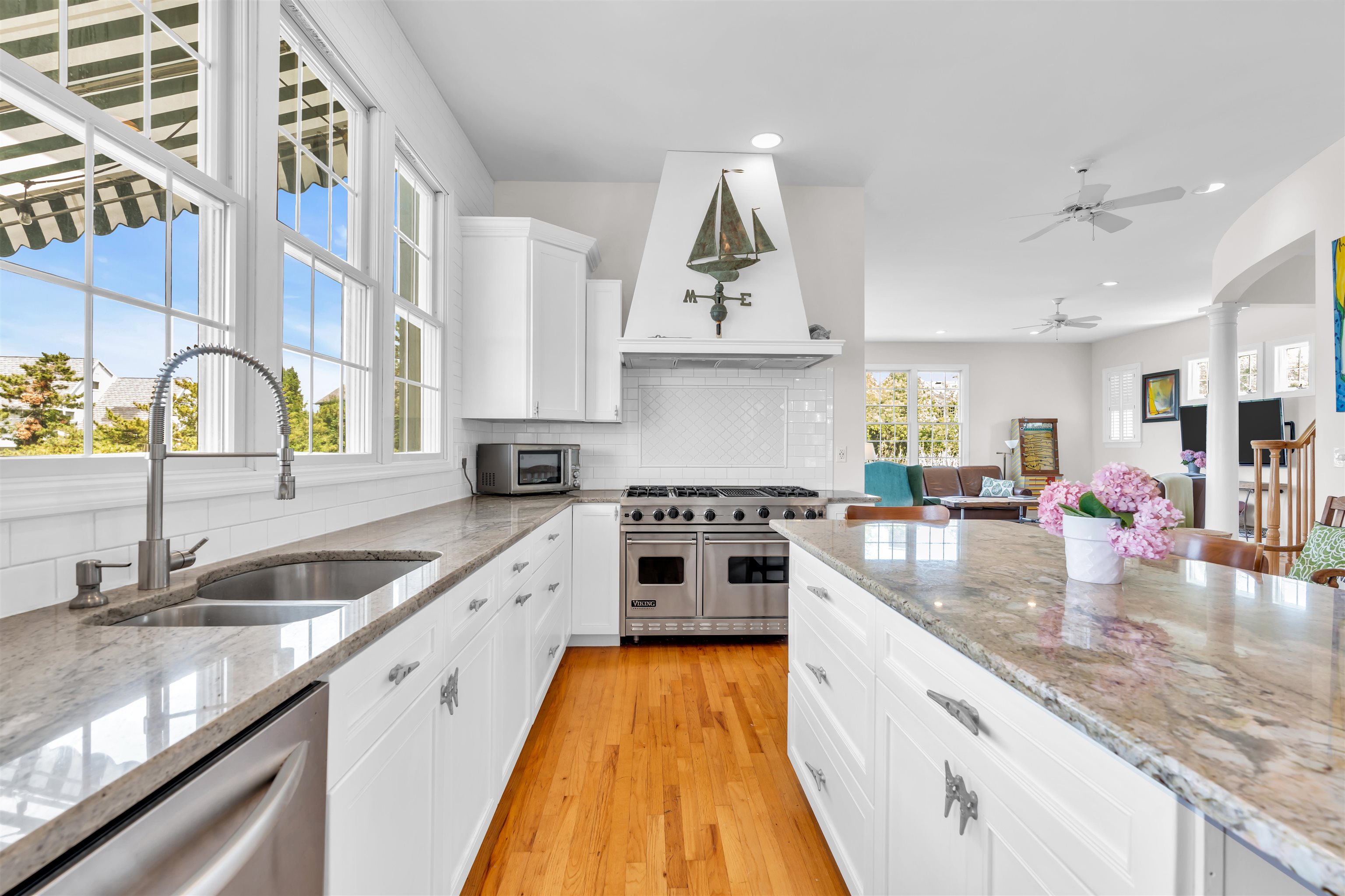 43 COLUMBUS DR