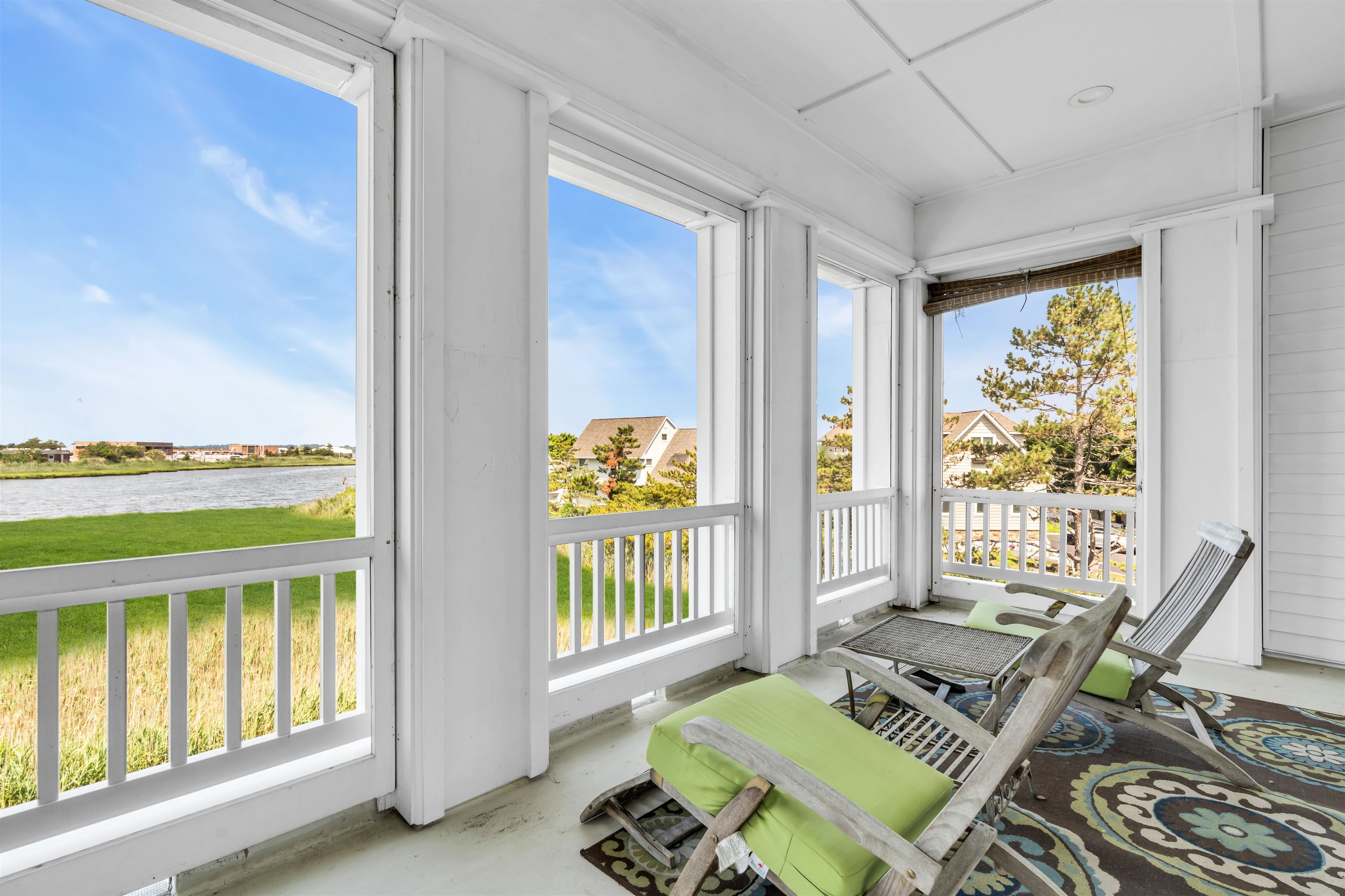 43 COLUMBUS DR